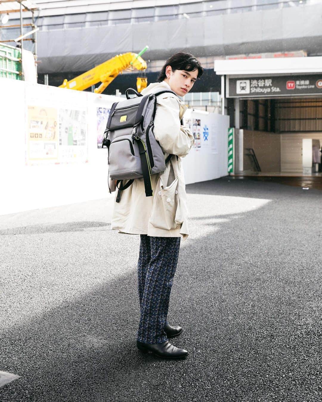 Droptokyoさんのインスタグラム写真 - (DroptokyoInstagram)「TOKYO STREET STYLE Name: @lespros_kosuke  Bag: @tumitravel  #tumi#perfectingthejourney #pr#droptokyo#tokyo#japan#streetscene#streetfashion#streetwear#streetculture#fashion Photography: @dai.yamashiro」1月31日 21時06分 - drop_tokyo