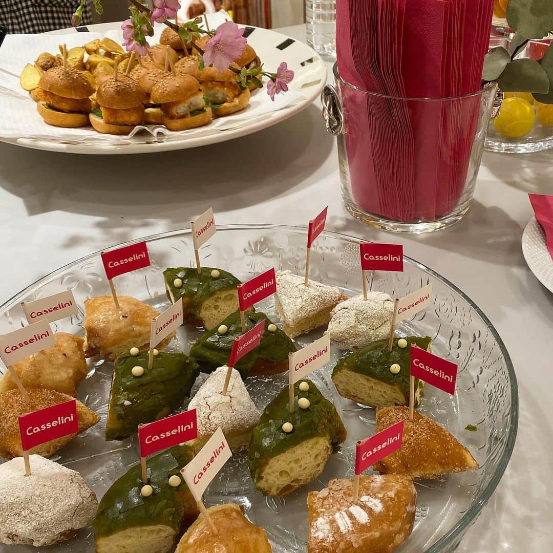 飯坂采子さんのインスタグラム写真 - (飯坂采子Instagram)「New collection...🥣❤︎ #あや_日記⠀ ⠀ #casselini#casselini20SScollectionLaunch#キャセリーニ」1月31日 21時07分 - ayamini316
