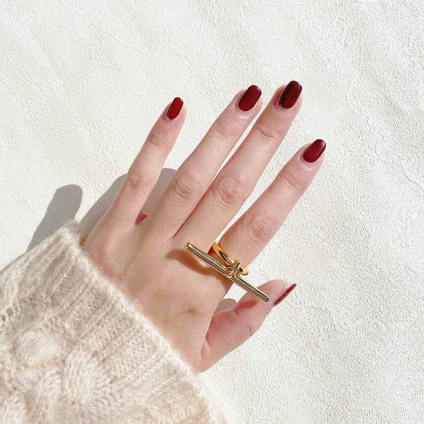 Maiさんのインスタグラム写真 - (MaiInstagram)「・ 最近よく付けてる指輪は @apc_paris の💍☝️ #apc #accessory #ring #指輪」1月31日 21時21分 - maimaimai1016