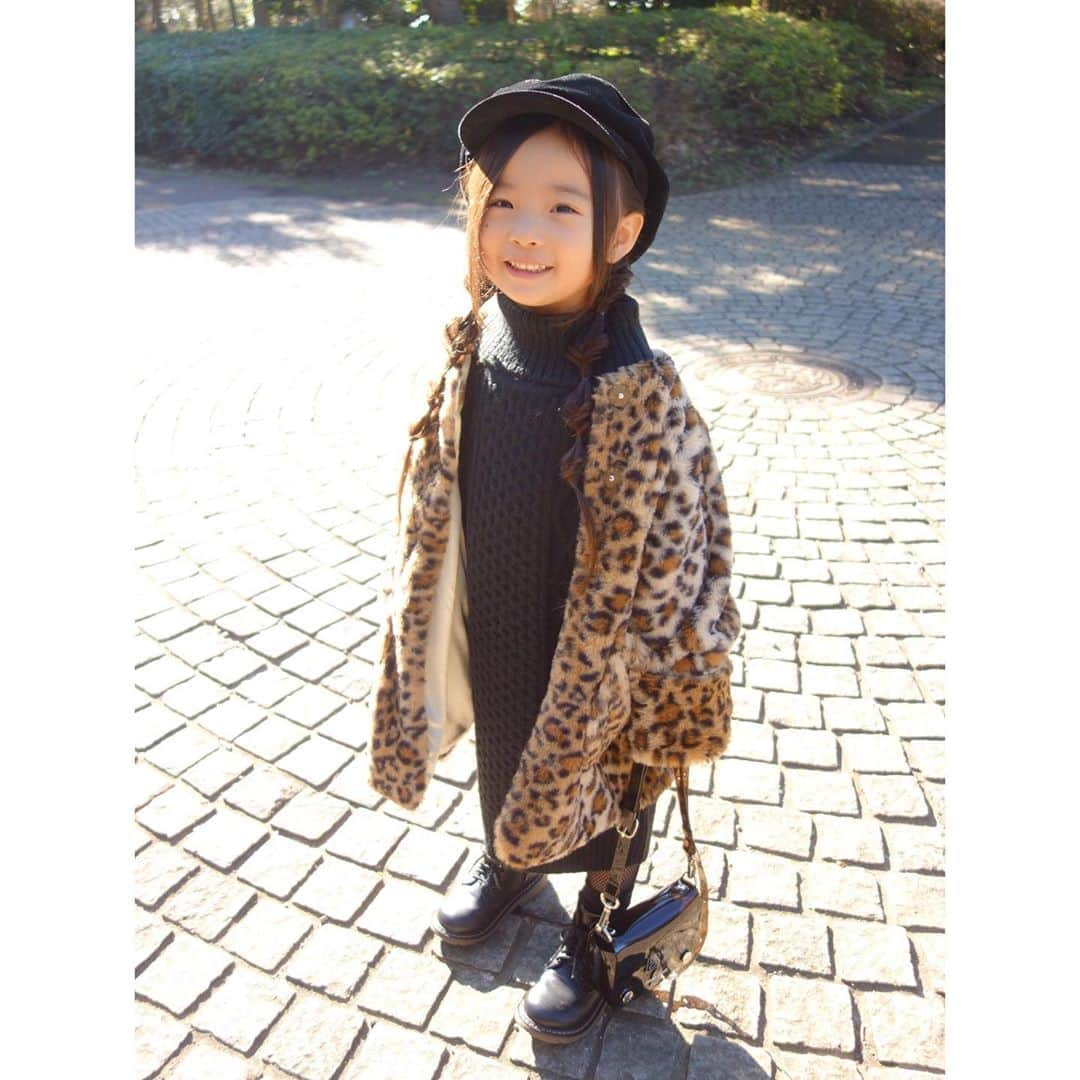 Saraさんのインスタグラム写真 - (SaraInstagram)「. coordinate♡ . レオパード × ブラックで 強め女子🕶🐅 . casquette ▶︎ #zarakids  outer ▶︎ #bmingbybeams  one-piece ▶︎ #apreslescours  boots ▶︎ #sesto bag ▶︎ #nananana .  #ootd #kids #kids_japan #kids_japan_ootd #kjp_ootd #kidsfahion #kidscode #kidsootd #kidswear #jeanasiskids #キッズコーデ #キッズファッション #インスタキッズ #レオパード #ファーコート #ニットワンピ #レースアップブーツ #強め女子」1月31日 21時14分 - sarasara718