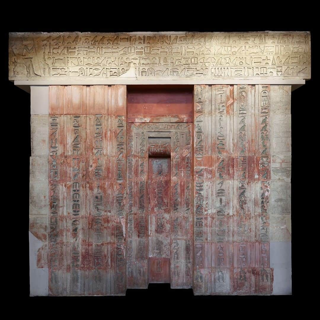 大英博物館さんのインスタグラム写真 - (大英博物館Instagram)「Painted red to resemble wood – a scarce material in Egypt – this stone false door comes from the tomb of Ptahshepses. He was a high priest of the god Ptah, the chief god of Egypt’s then-capital Memphis.  False doors were common in ancient Egyptian tombs, acting as a threshold between the worlds of the living and the dead. However, this door is unprecedented in scale and content, measuring over 4 metres wide by 3 metres tall.  It contains a full and detailed account of Ptahshepses’ life. He probably designed the door himself around 2400 BC in his role as a high priest, which involved strict supervision of all tomb decoration in Memphis.  Explore more of the Egyptian Sculpture Gallery via the link in our bio.  #BritishMuseum #London #Egypt #history #AncientEgypt #sculpture #hieroglyphs」1月31日 21時18分 - britishmuseum