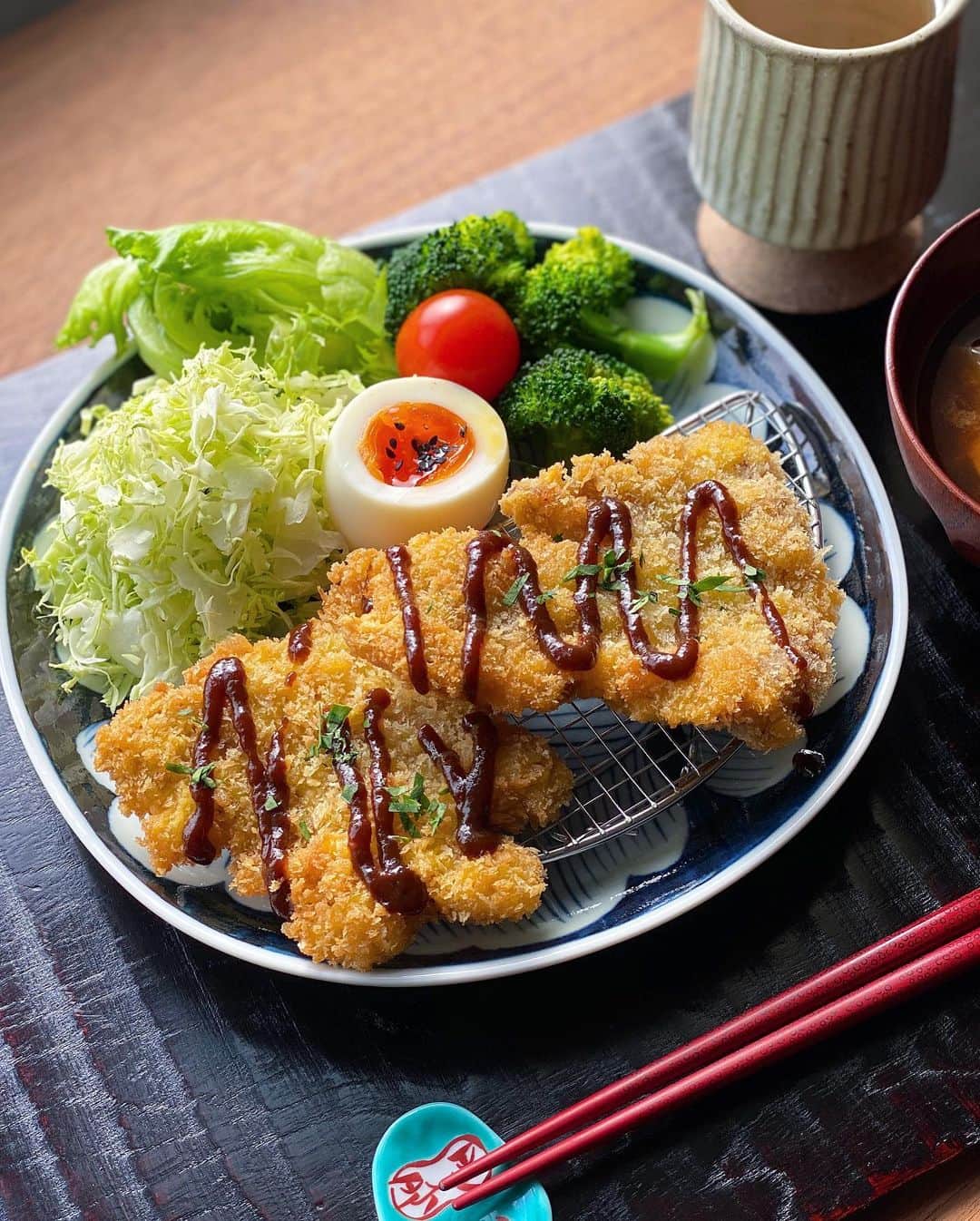 kokochiyoiさんのインスタグラム写真 - (kokochiyoiInstagram)「2020/01/31 金曜日の#お昼ごはん。 お弁当のあまりもの、 ソースカツ😋 キャベツの千切りがおいしい❤️ ＊ ＊ ＊ そろそろ、 #テーブルウェアフェスティバル  の季節🥰 今日は、 昨年のフェスティバルで購入した お皿とトレーを使いました😊」1月31日 12時28分 - kokochiyoi
