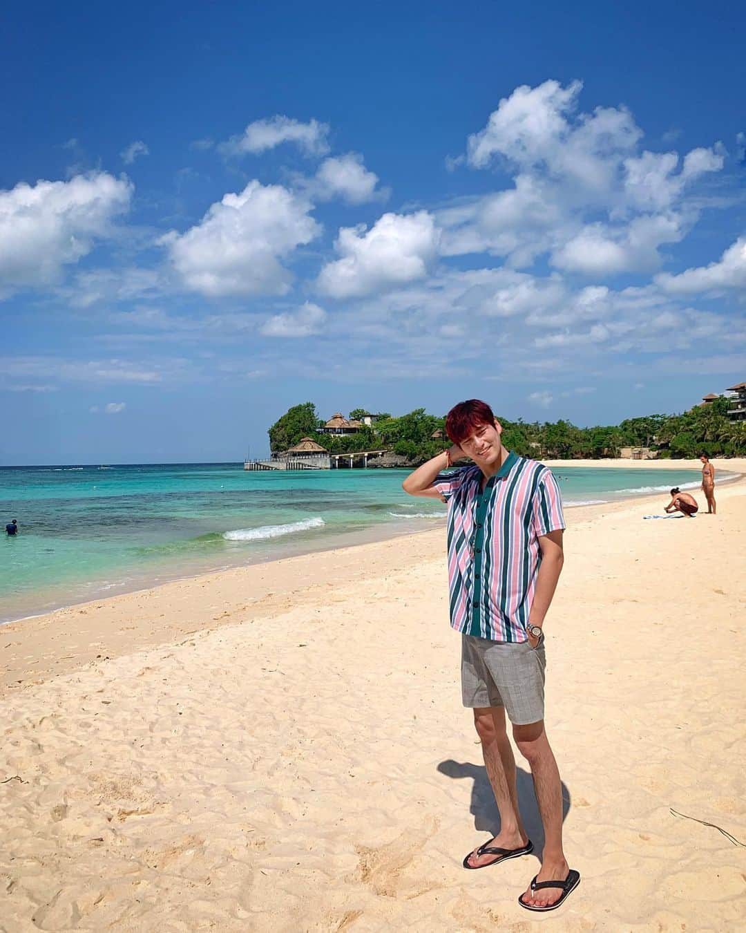 チェ・ソンジュンさんのインスタグラム写真 - (チェ・ソンジュンInstagram)「On the beach 😝 #Boracay #보라카이」1月31日 12時56分 - smartboy