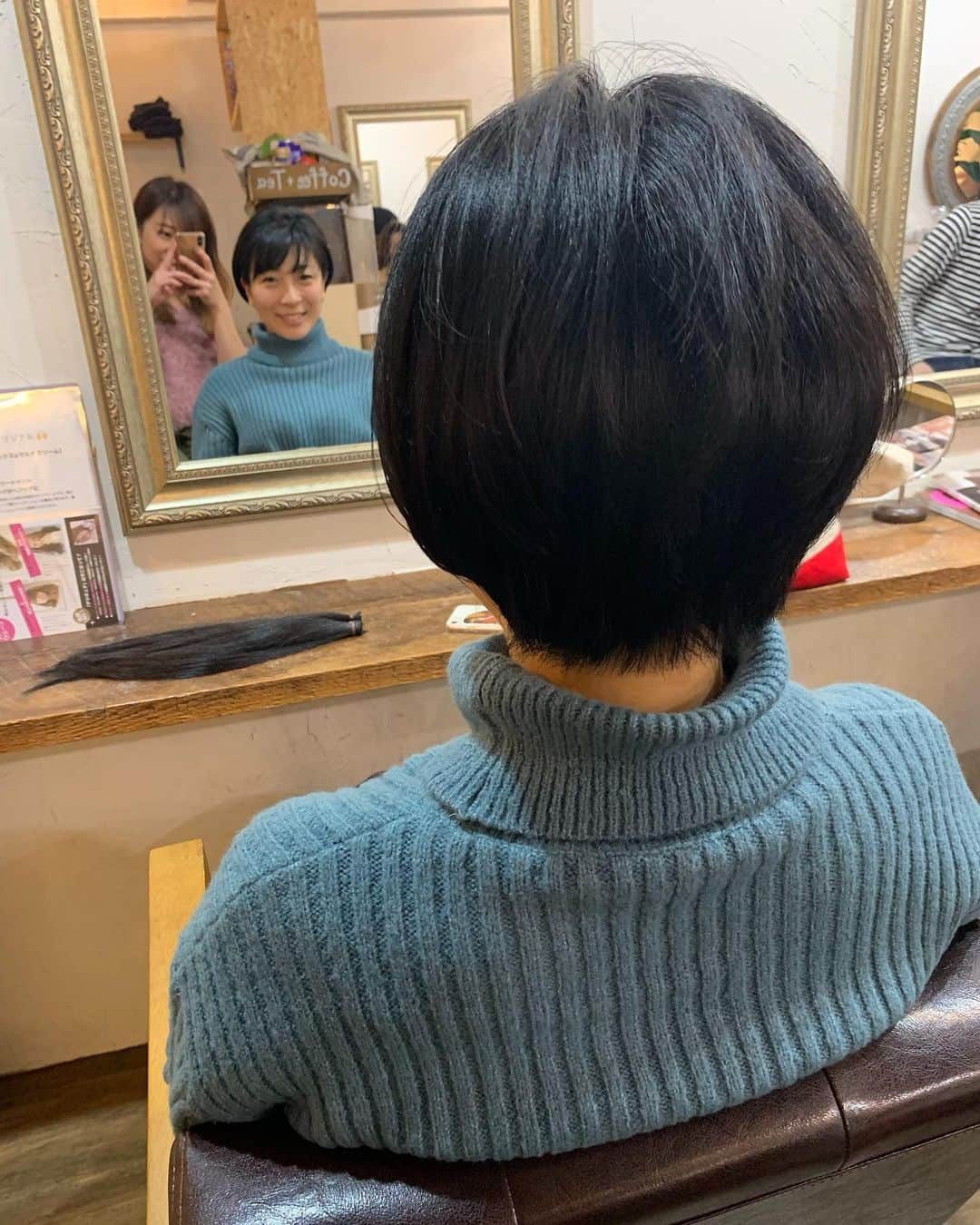 安藤あいかさんのインスタグラム写真 - (安藤あいかInstagram)「ヘアドネーションしてきた！ 美容院から送ってもらったのでらくちん！前回よりも短くしたよ  #ヘアドネーション #ショートヘア #磯野貴理子 さん #おそろいヘア #とてもかわいい #男ウケ女ウケよし #モテ期こい」1月31日 13時53分 - aikaando