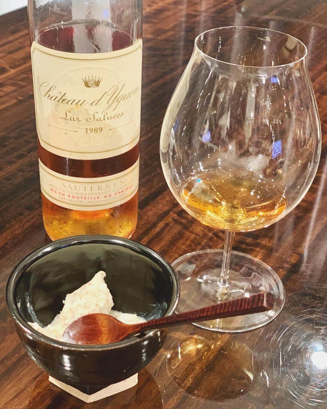 のインスタグラム：「Sweets trip to 1989✈︎🍨🍾❤️ #birthyear #dessertwine #sweetstagram」