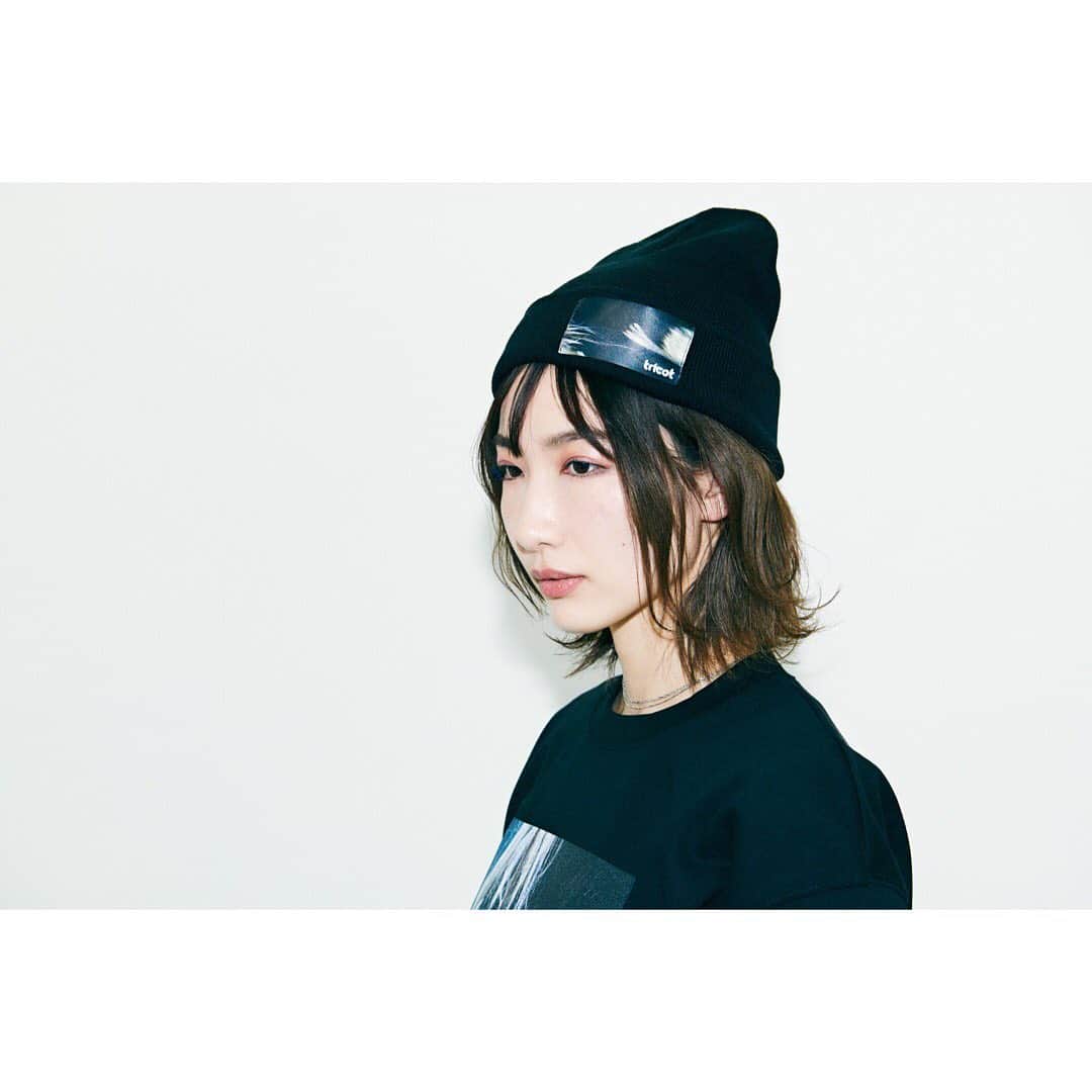 中嶋イッキュウのインスタグラム：「明日からのツアー、グッズいっぱいおデザしたので買ってください。 くわしくはこっちみてね @tricot_band_jp  photo @itogenki  styling @yuikurose hairmake @yukie69」