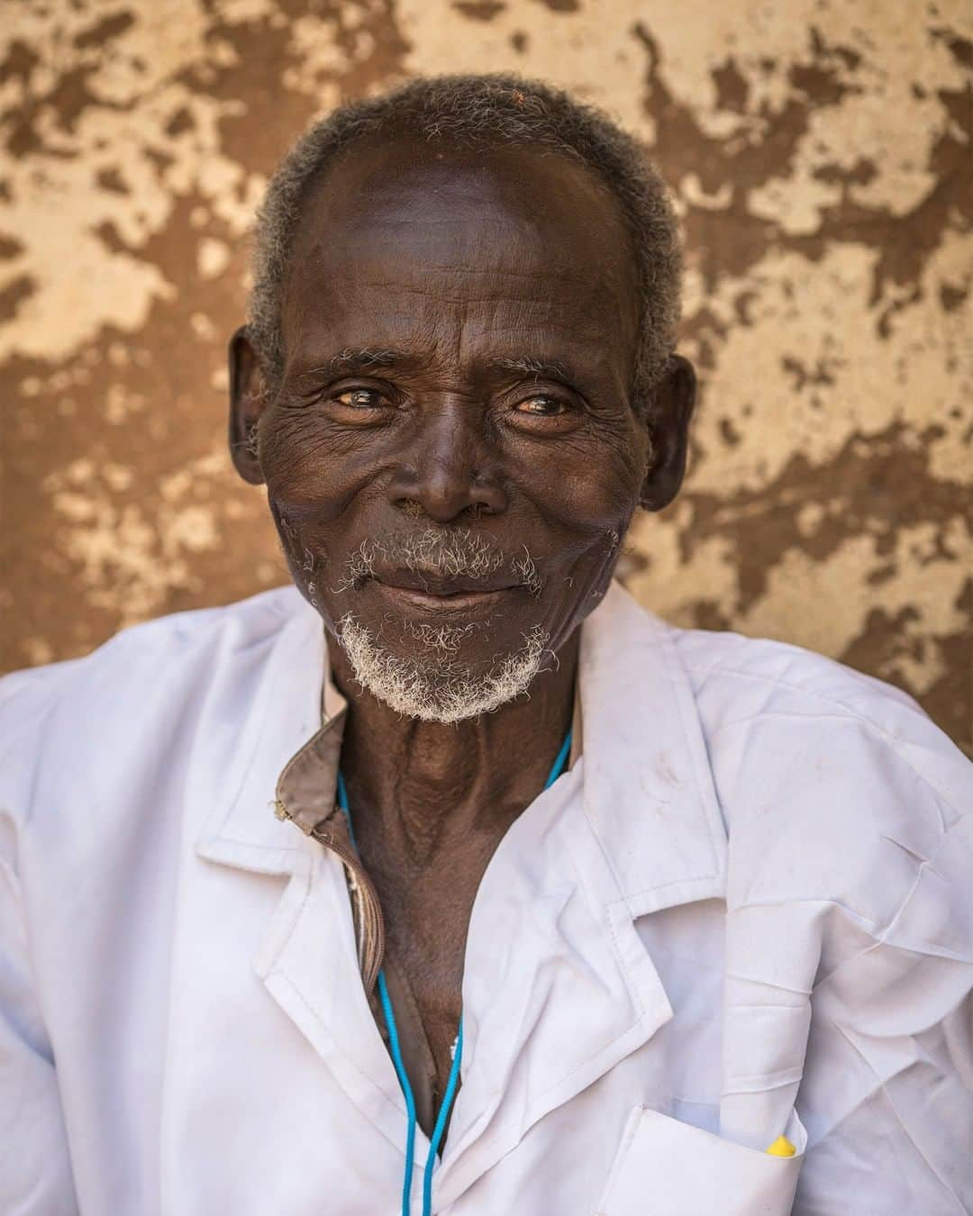 unicefさんのインスタグラム写真 - (unicefInstagram)「“I feel that I am serving the community well because I can take care of children who are sick,” says Benjamin, who is working to prevent and treat pneumonia in Nigeria. Let's support health workers like him with the supplies and training they need to keep #EveryChildALIVE. . ©UNICEF/UNI279405/Modola #StopPneumonia」1月31日 14時15分 - unicef