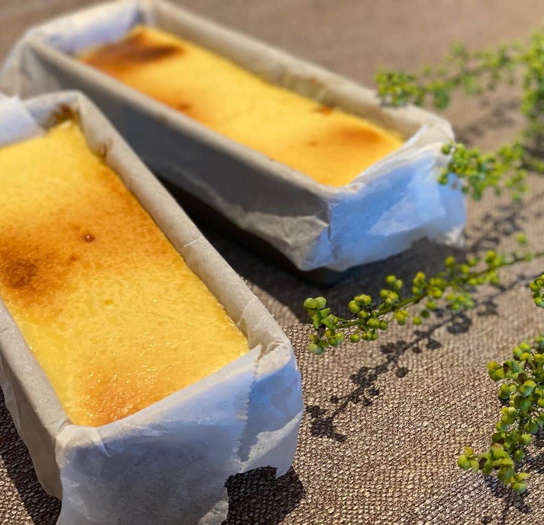 渡辺早織さんのインスタグラム写真 - (渡辺早織Instagram)「トンカ豆の香りが良すぎてはまっているMr.CHEESECAKEの田村さんのレシピで人生最高のチーズケーキを海ちゃんと作りました🧀✨ このレシピのチーズケーキが本当に1番すき。 それにしてもお菓子作り一緒にやるの楽しすぎる。ゆるーい時間でした☕️ #せっかくならと #今更ながら映えを気にする #試行錯誤しすぎて #正解がわからない #早織飯」1月31日 14時40分 - _watanabesaori_