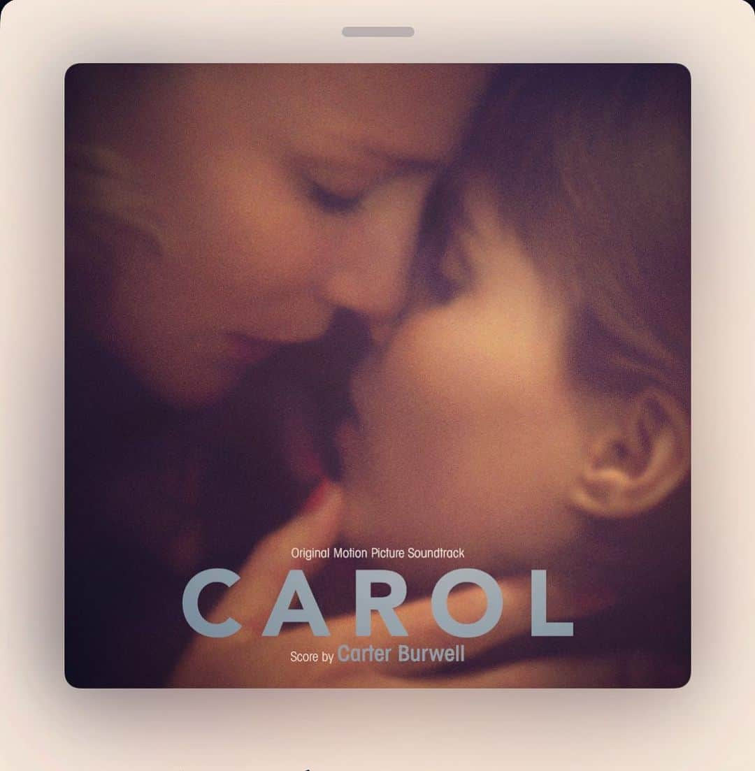 森なな子さんのインスタグラム写真 - (森なな子Instagram)「映画『Carol』 初見ではないけど、改めてなんて美しい映画なんだろうと見終わって溜め息が出ました。 外で好きな人を見つけた時の高鳴りとか、さりげなく肩に触れられた時の高揚感とか、リアルに且つ丁寧に描かれていて、これは監督の指示なのかアドリブなのか知りたいところ。 ベッドシーンは神々しかった。 最近プレイリストに追加しました。 #carol #rooneymara #cateblanchett #sarahpaulson」1月31日 14時50分 - nanako.m1988