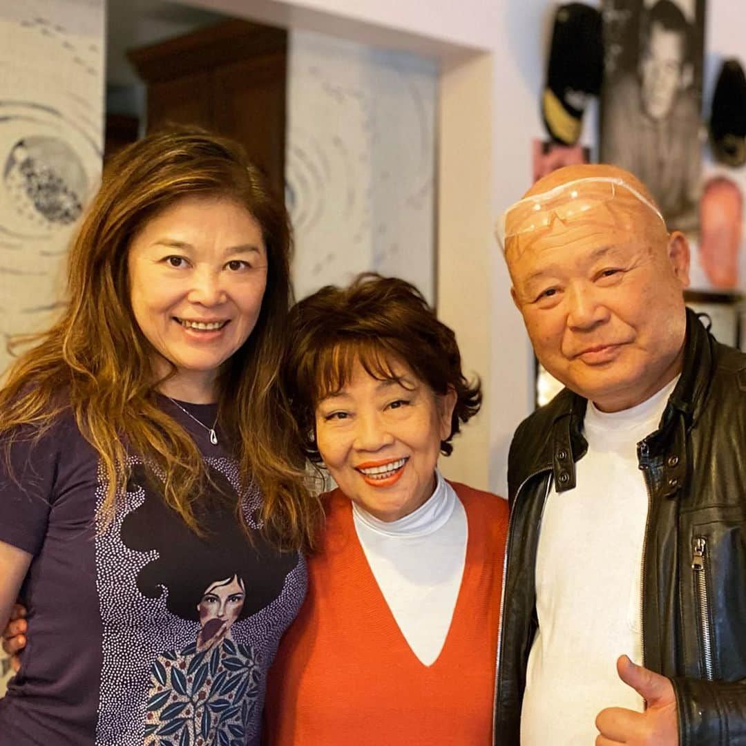 鈴木弘子さんのインスタグラム写真 - (鈴木弘子Instagram)「With #kaoriturner and #EmmyAward #Trophy」1月31日 14時55分 - bettysuzuki79