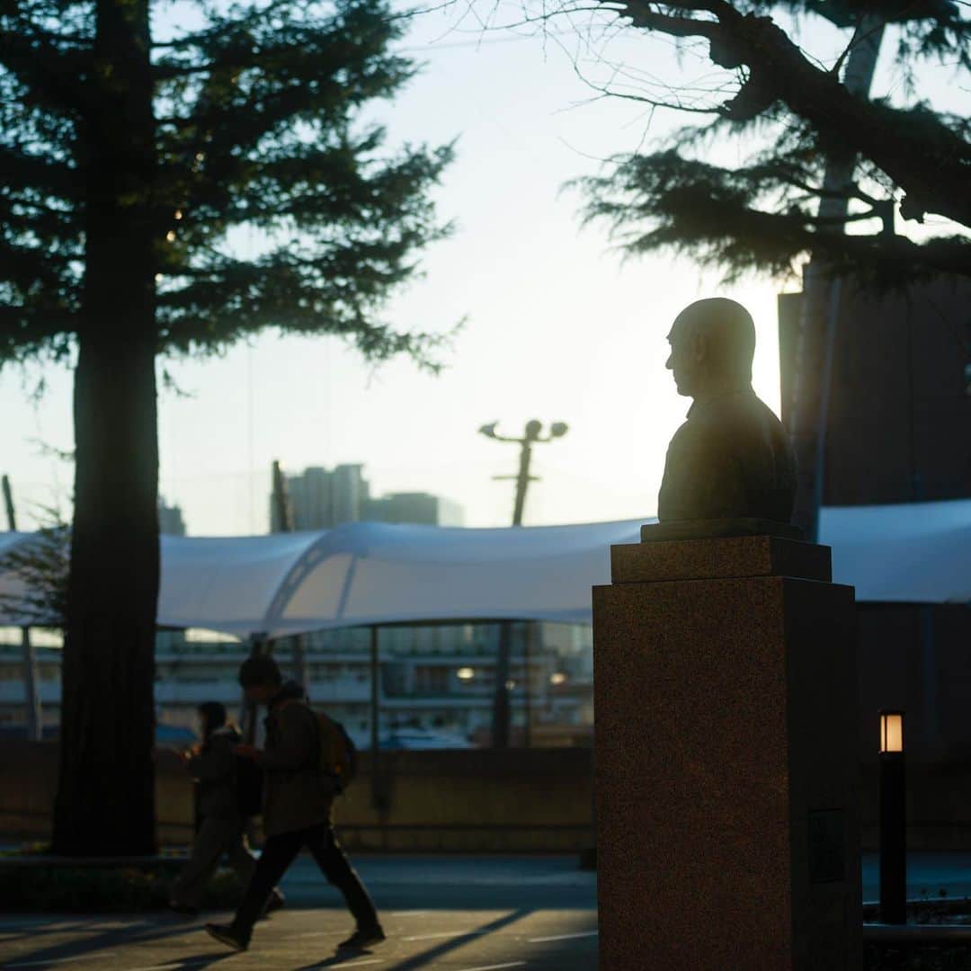 Meiji Gakuin/明治学院大学/明学さんのインスタグラム写真 - (Meiji Gakuin/明治学院大学/明学Instagram)「あなたの努力してきたその姿… ヘボン先生はずっと見ています。  大丈夫。こころひろく、落ち着いて。  明日から入学試験、始まります📝  #がんばれ受験生 #明治学院大学 #白金キャンパス #ヘボン #明治学院 #試験 #受験 #冬 #景色 #勉強 #大学 #明学 #学生 #友達 #写真 #meijigakuin #university #view #japan #Tokyo #Yokohama #best #study #good #instagood #instalike #photography #photographer」1月31日 15時01分 - mguniv