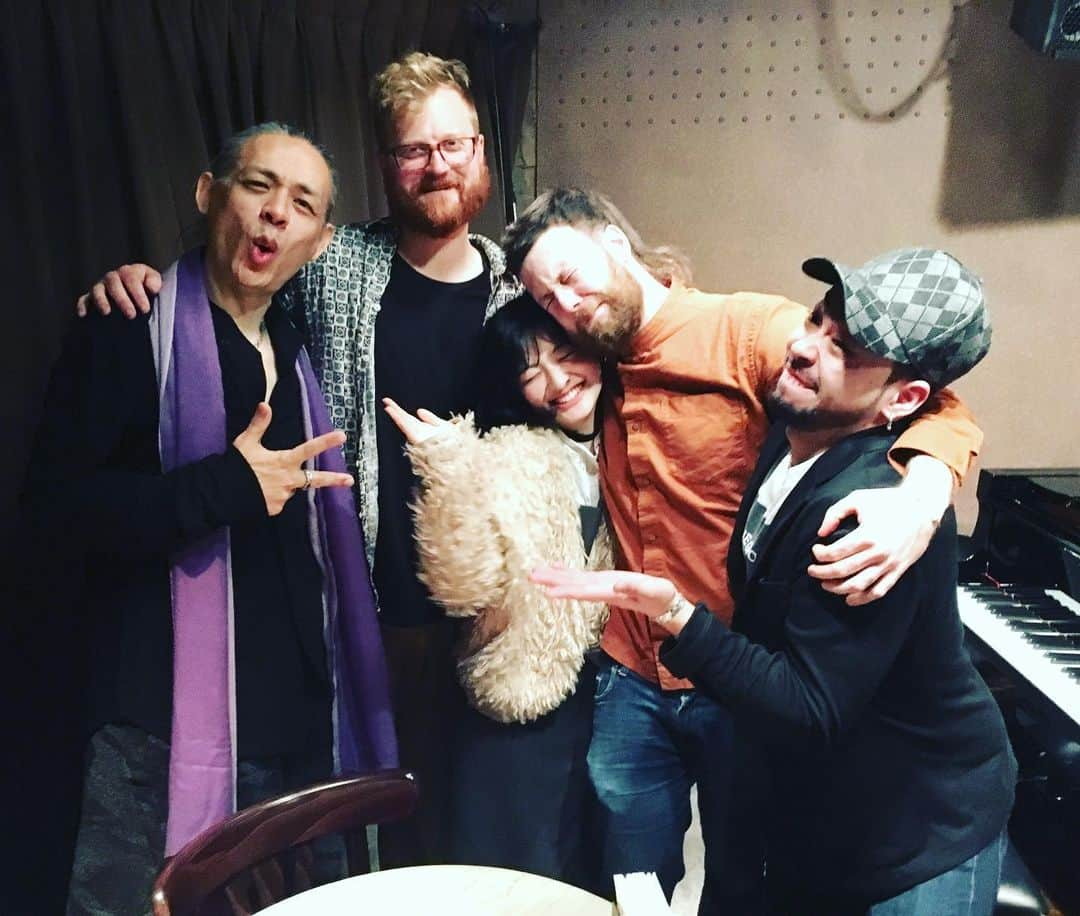 TOKUさんのインスタグラム写真 - (TOKUInstagram)「Really fun gig as always ! Thank you guys ! Love you all 🎵 #tokujazz #bodyandsouljazzclub  #甲田まひる  #martyholoubek  #masatomori  #jamesbowers」1月31日 15時09分 - tokujazz