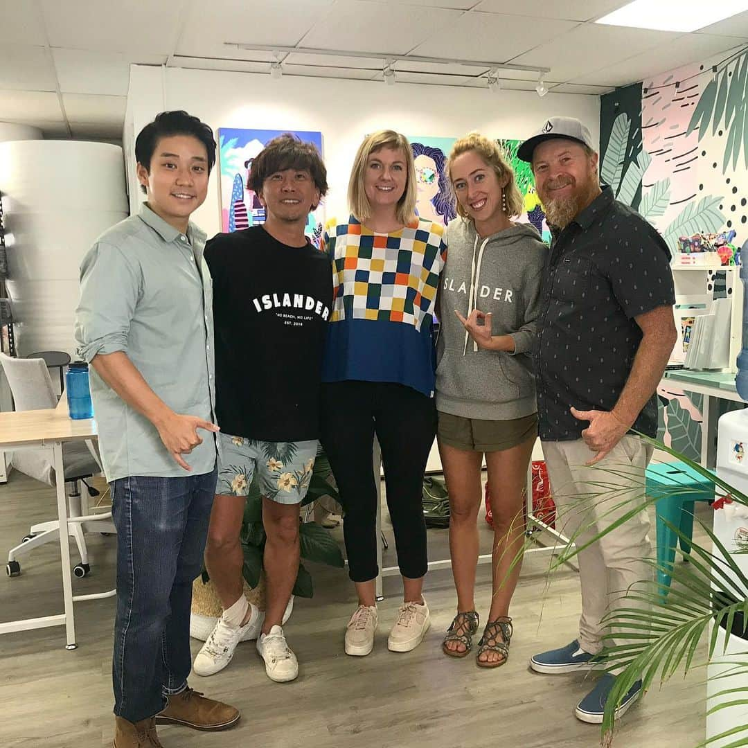 Eden Kaiさんのインスタグラム写真 - (Eden KaiInstagram)「To boost my imagination, met these amazing artists today🎨 Nice meeting you / Great seeing you again! 想像力向上の為、ハワイベースの画家の皆様にお会いしました。 初めまして / ご無沙汰しております！👨‍🎨 #kimsielbeck #eduardobolioli #sarahcaudle #islandersurf」1月31日 15時33分 - edenkai_official