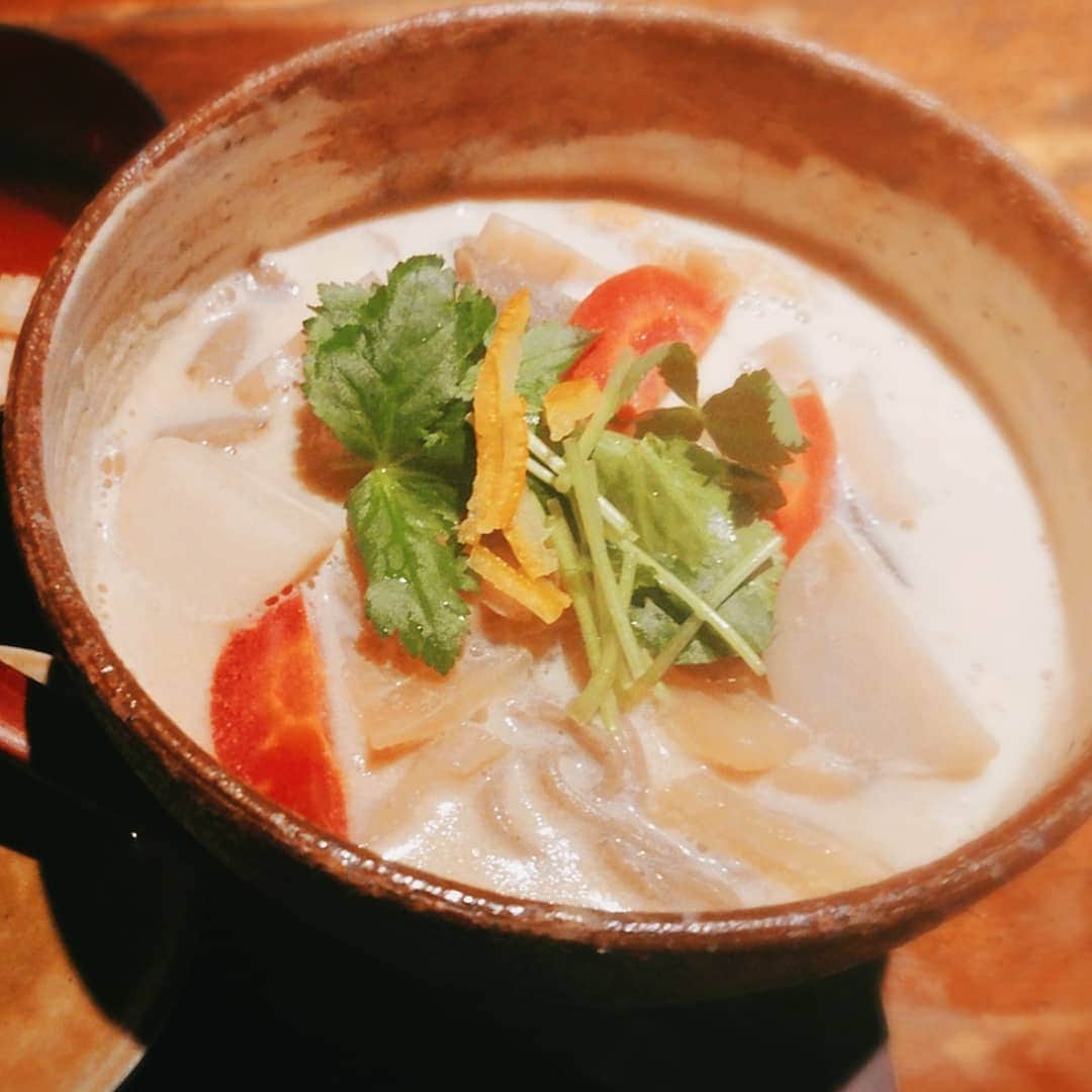 さとう珠緒さんのインスタグラム写真 - (さとう珠緒Instagram)「豆乳のお蕎麦🍜  根菜が入ってBuono!  #ランチ #お蕎麦 #Buono!」1月31日 15時29分 - tamao_satoh