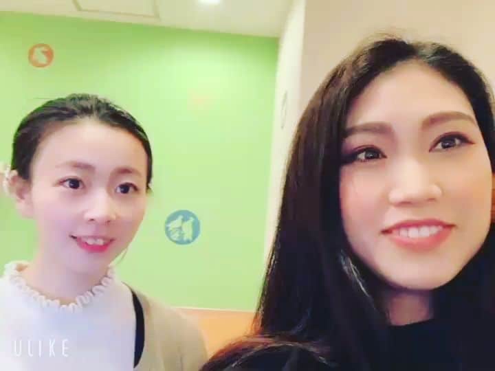 畠山智妃のインスタグラム：「自分企画やります(｀･ω･´)ゞ✨🎤✨ 一年半ぶりくらいに琴美とステージで歌います🙈🐸💕 前回は、琴美のバースデー🎂イベントでその時も妊婦だったwww そのときにお腹の中に居た天使👶に今回は外の世界で聴いてもらいます🎵  2/24(月祝) "ちゃきかくvol. 5〜ママでもワイワイ♫" Chaki / 影-SHADOW- @下北沢GARAGE open 12:00 / start 12:20 前売券￥3000 / 当日券￥3300(Drink代別￥500)  ご予約は、chakiyoyaku@gmail.comにお名前、人数、連絡先を明記の上メールをお送りください🤗  二人のハーモニーは…  なかなか、ぇぇでぇぇ😁😁😁😁😁😁」