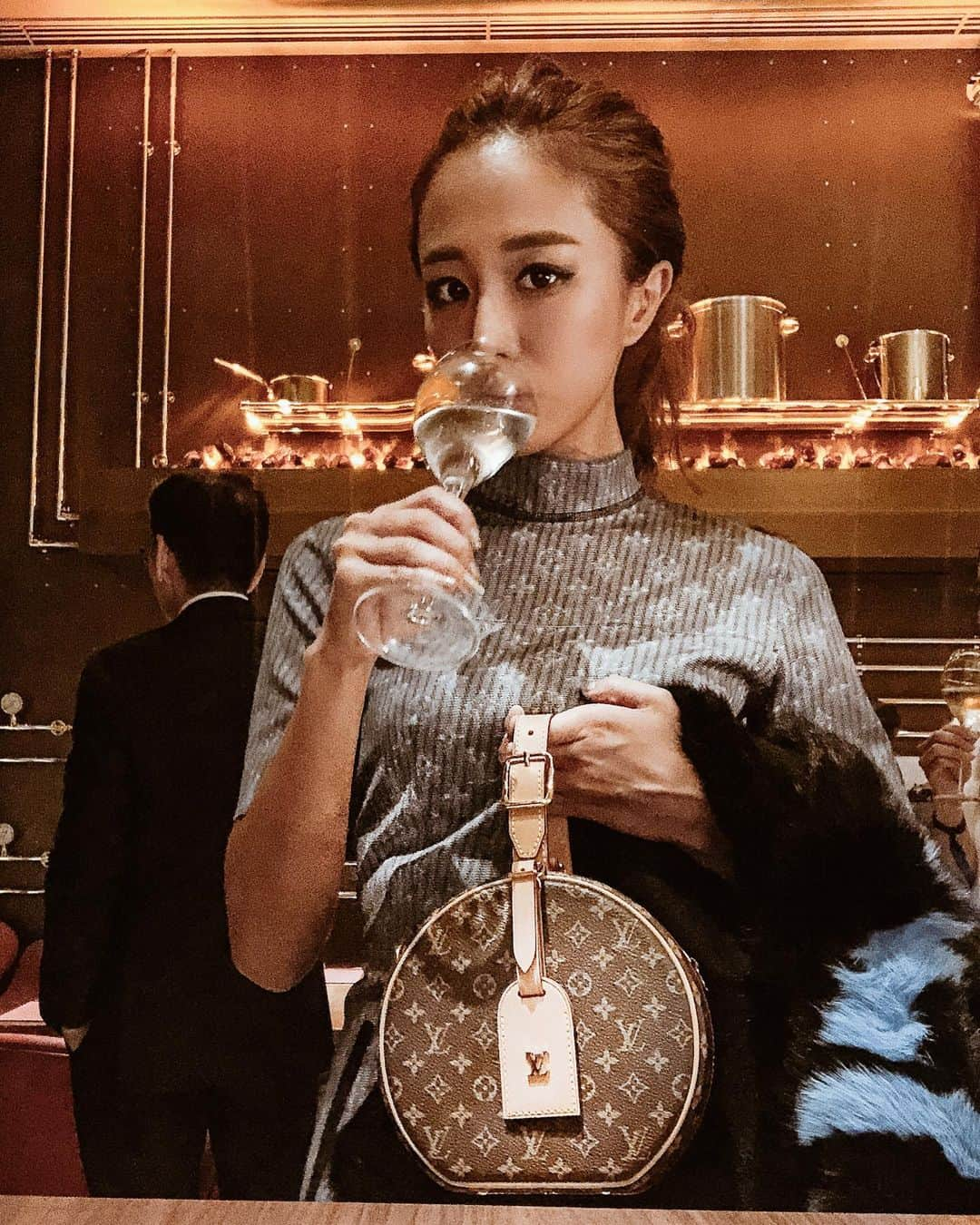 福井仁美さんのインスタグラム写真 - (福井仁美Instagram)「ド派手なOPENING PARTYでした‼️ @louisvuitton #lvmidosuji ・ ストーリーにいろいろ載せたよ！ ・ #outfit #lvoe #louisvuitton #ルイヴィトン」1月31日 15時58分 - hitton28