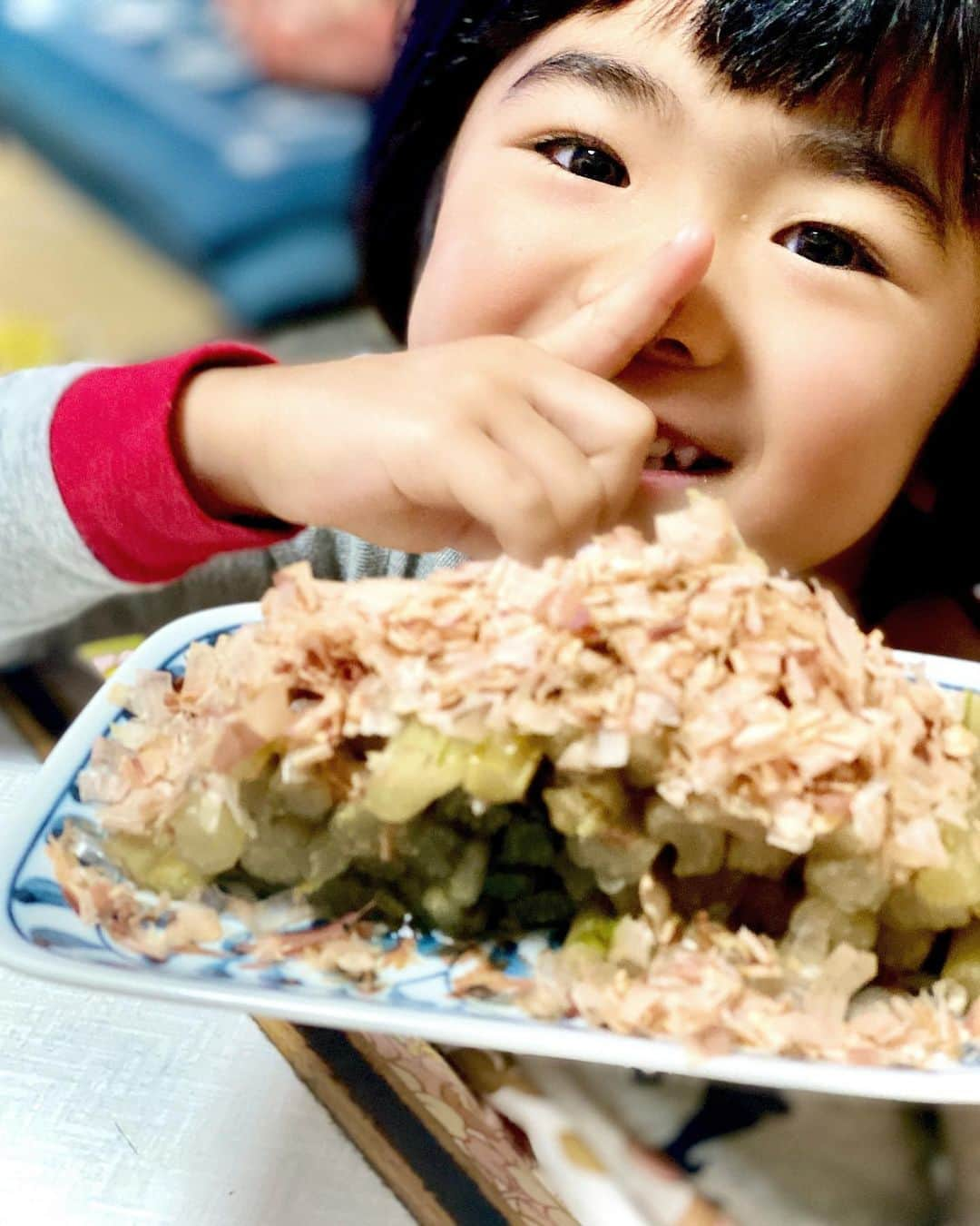 山根和馬さんのインスタグラム写真 - (山根和馬Instagram)「野沢菜オンザ鰹節 ft.あいちゃん 朝から癒しの大雪 #可愛いが溢れ過ぎている件について #野沢温泉村 #ノザワノアイ」1月31日 16時22分 - kazuma_yamane_sp