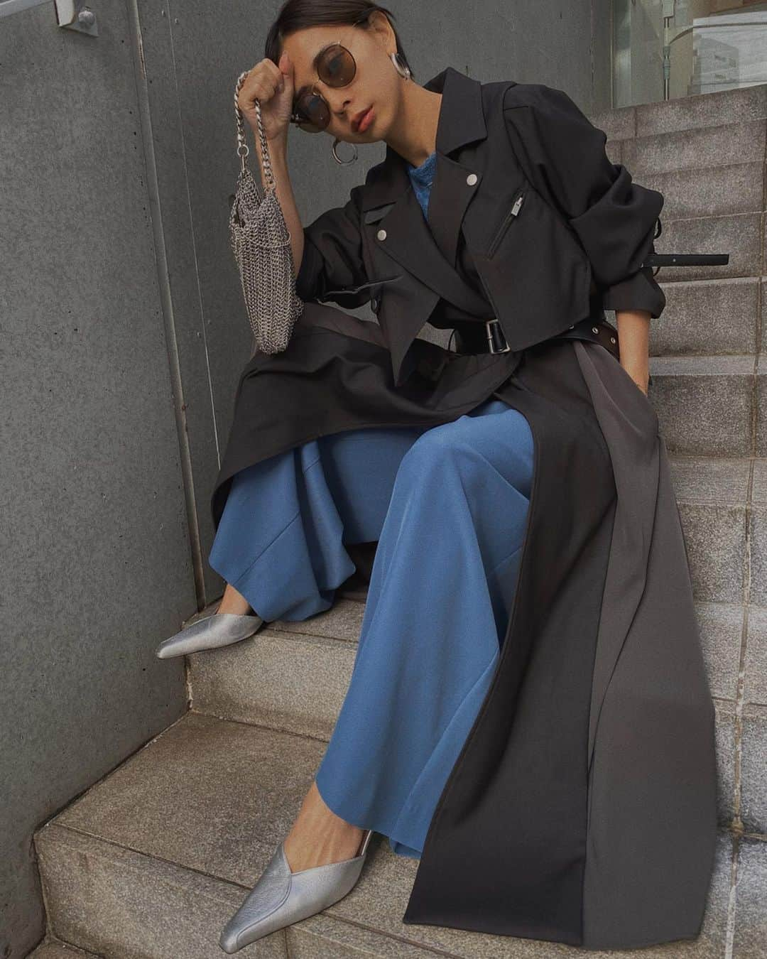 黒石奈央子さんのインスタグラム写真 - (黒石奈央子Instagram)「あめりふく。 . . .  RIDERS DETAIL COAT ¥25000＋tax 2/4 3way PRIMA ALL IN ONE ¥24000+tax 2/4 .  @ameri_shinjuku @amerivintage @ameri_daikanyama @ameri.shinsaibashi #ameri#amerivintage #fashion #vintagefashion #coordinate#ootd#outfit#osanposnap #705_outfit #大人ファッション #大人コーディネート #大人スタイル #modestyle #modefashion#modecasual」1月31日 17時10分 - blackstone705