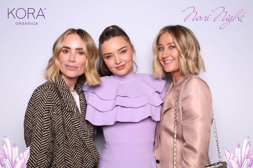 ミランダ・カーさんのインスタグラム写真 - (ミランダ・カーInstagram)「Noni Night Launch Party ✨💜✨ @koraorganics #glowtosleep」1月31日 17時26分 - mirandakerr