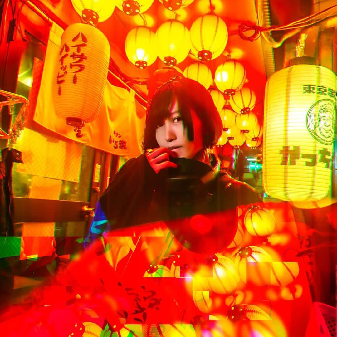 関口愛美さんのインスタグラム写真 - (関口愛美Instagram)「🏮Kabukicho🏮 photo @kitsunetsuki.jp  wear @nonoyamaaki_  #kabukicho #shinjuku #歌舞伎町 #新宿 #cyber #提灯 #赤提灯 #japaneselights #cyberpunk #japan #portrait #photography #nightphotography」1月31日 17時35分 - sekiguchiaimi