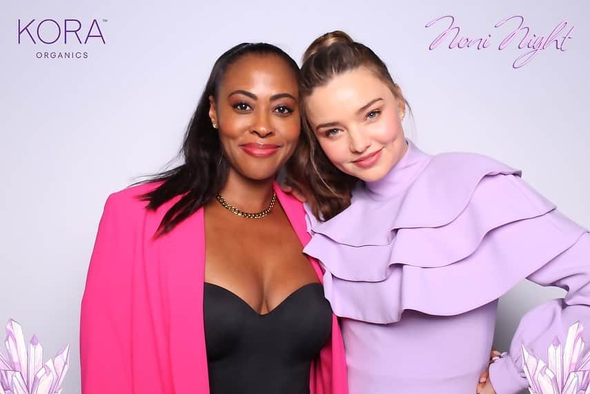 ミランダ・カーさんのインスタグラム写真 - (ミランダ・カーInstagram)「Noni Night Launch Party ✨💜✨ @koraorganics #glowtosleep」1月31日 17時31分 - mirandakerr