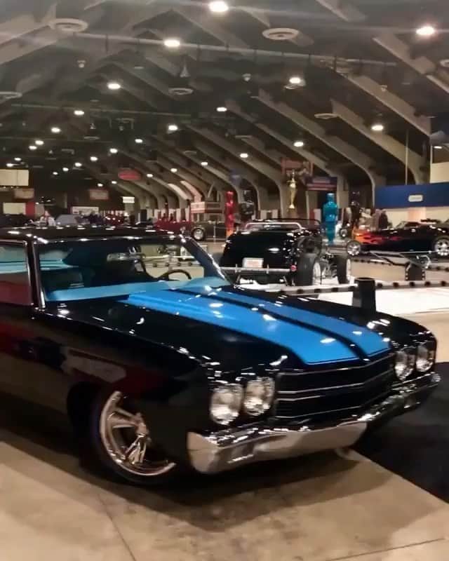 ファンクマスター・フレックスのインスタグラム：「@allowayshotrodshop ‘70 Chevelle looking so mean! Via: @keystoneautomotiveoperations WHATS YOUR FAVORITE CLASSIC MUSCLE CAR?」