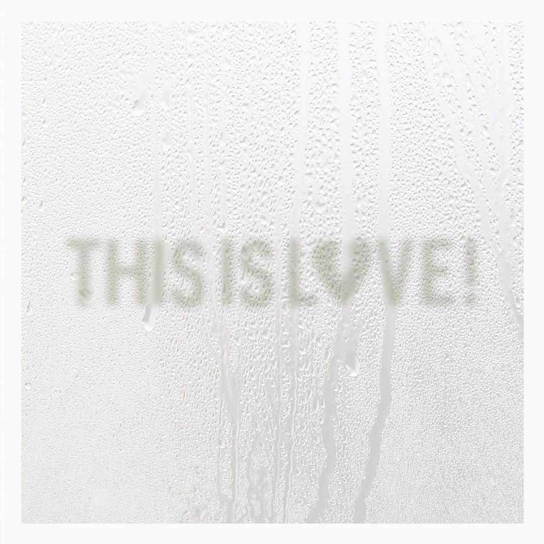 ザディグ エ ヴォルテールさんのインスタグラム写真 - (ザディグ エ ヴォルテールInstagram)「Temperature is rising... Love is on fire! Discover the new duo of fragrances This is Love! #thisislove #zadigloveforever #zadigfragrances」1月31日 17時40分 - zadigvoltaire