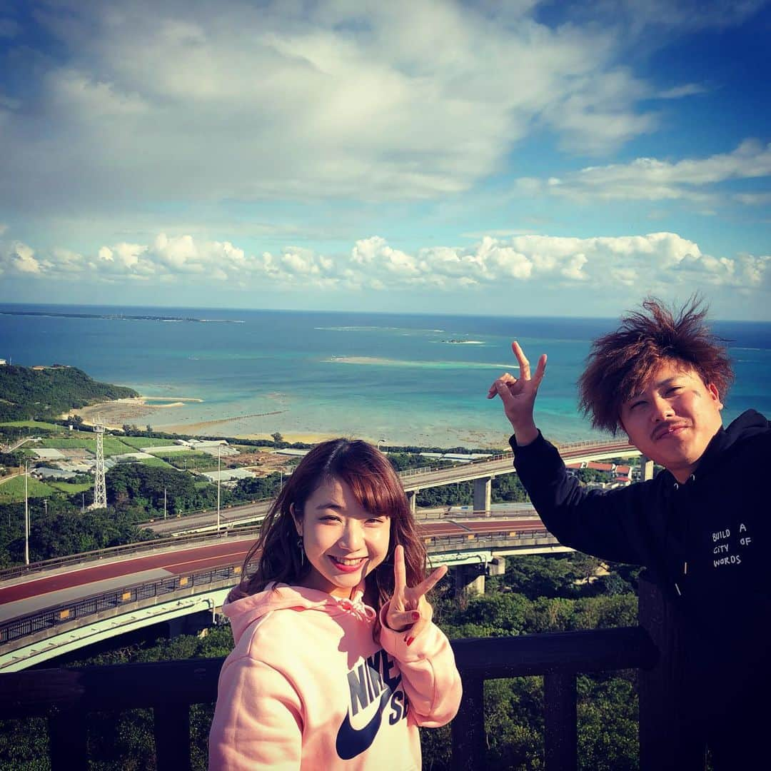 若松駿太さんのインスタグラム写真 - (若松駿太Instagram)「2泊3日の沖縄の旅終わりました😭😭 あぐー豚のしゃぶしゃぶも食べて タコライスも沖縄そばもほんとに美味しかった😭😭👍 後3日間知念さんにお世話になりっぱなしで感謝しかないです🙇‍♂️🙇‍♂️ 嫁を初めて沖縄に連れてこれてよかったけど、次はもっと色んな所行けるようにしよう‼️😍 また行きましょうね😊👍 #沖縄 #感謝 #ウチナータイム。笑 #3150 #困ったらあぐー豚しゃぶしゃぶ笑 #久高島 #虹二つ #雨男 #雨女」1月31日 17時55分 - 6shunta1.715