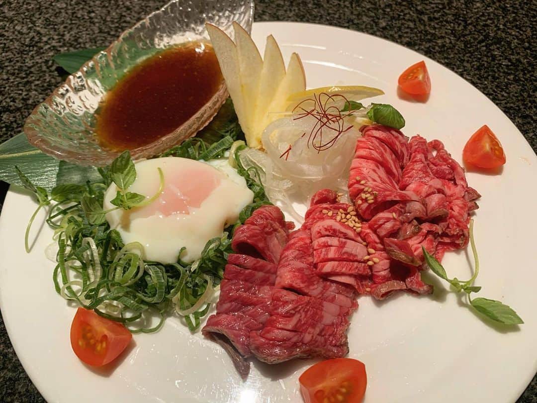 のインスタグラム：「#吟 #尾崎牛 #宮崎牛 #幻の肉 #肉割烹 #なんばhips #大阪ミナミ #夜景 #記念日 #接待 #デート #肉好き #サプライズ #日本酒と肉 #ワインと肉 #希少部位 #肉寿司」