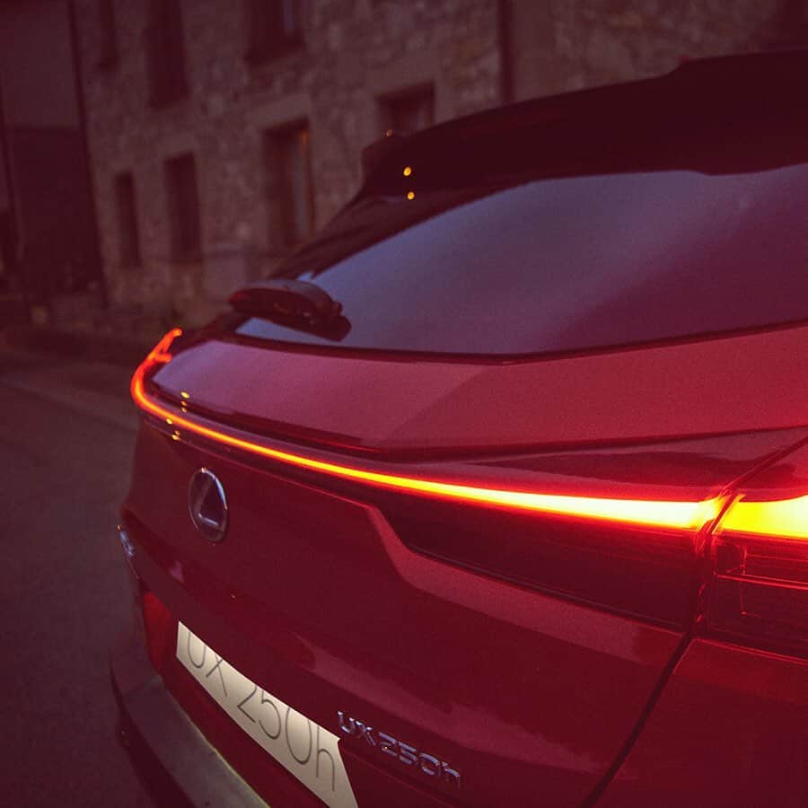 LEXUS / レクサスさんのインスタグラム写真 - (LEXUS / レクサスInstagram)「【スペインの革新的な建築作品群を UX F SPORTでめぐる】﻿ スペイン・バルセロナ近くの小さな町オロット。この自然豊かな町には、建築界で最も権威があるとされる「プリツカー賞」を受賞した建築スタジオ「RCRアーキテクツ」が手掛けた建築作品が多数存在する。﻿ ﻿ 日本の思想に根差した彼らの革新的な作品群を、同じく日本独自の思想をデザインに応用したUX F SPORTで訪ね、またLEXUSが参戦するモーターレース「BLANCPAIN GT最終戦」を“体験”するロードトリップストーリーをご紹介します。﻿ ﻿ (記事はlexus.jpでご覧いただけます)﻿ ﻿ #レクサス #Lexus #Lexusjapan #Lexusjp #ExperienceAmazing #LexusUX #UX250 #Hybrid #LEXUS_F #Fsport #スペイン #バルセロナ #プリツカー賞 #RCRアーキテクツ #デザイン #モータースポーツ #MOTORSPORT #BlancpainGT #car #cars #drive #driving﻿」1月31日 17時59分 - lexus_jp