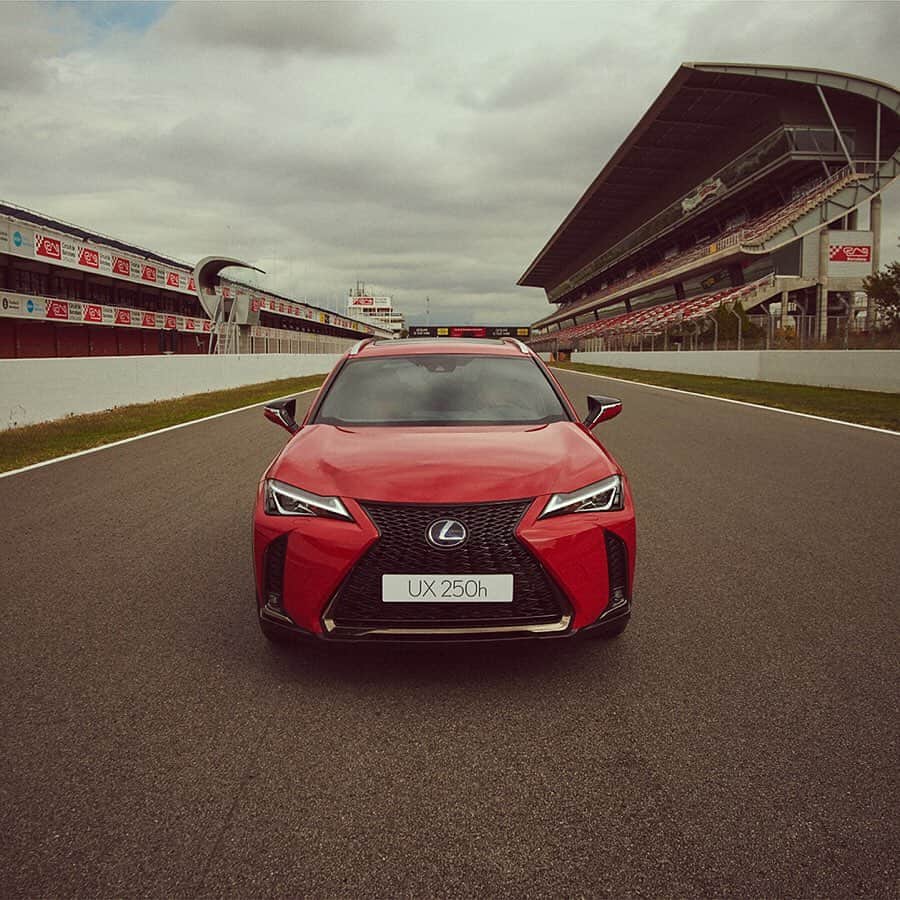 LEXUS / レクサスさんのインスタグラム写真 - (LEXUS / レクサスInstagram)「【スペインの革新的な建築作品群を UX F SPORTでめぐる】﻿ スペイン・バルセロナ近くの小さな町オロット。この自然豊かな町には、建築界で最も権威があるとされる「プリツカー賞」を受賞した建築スタジオ「RCRアーキテクツ」が手掛けた建築作品が多数存在する。﻿ ﻿ 日本の思想に根差した彼らの革新的な作品群を、同じく日本独自の思想をデザインに応用したUX F SPORTで訪ね、またLEXUSが参戦するモーターレース「BLANCPAIN GT最終戦」を“体験”するロードトリップストーリーをご紹介します。﻿ ﻿ (記事はlexus.jpでご覧いただけます)﻿ ﻿ #レクサス #Lexus #Lexusjapan #Lexusjp #ExperienceAmazing #LexusUX #UX250 #Hybrid #LEXUS_F #Fsport #スペイン #バルセロナ #プリツカー賞 #RCRアーキテクツ #デザイン #モータースポーツ #MOTORSPORT #BlancpainGT #car #cars #drive #driving﻿」1月31日 17時59分 - lexus_jp