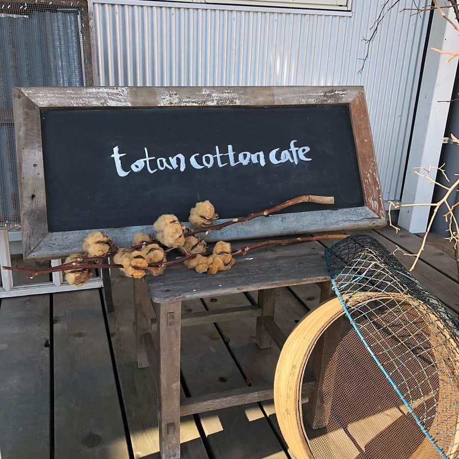 LeTRONC ルトロンさんのインスタグラム写真 - (LeTRONC ルトロンInstagram)「【 totan cotton cafe / 茨城・つくば】﻿ .﻿ 茨城県つくば市にある「totan cotton cafe（トタンコットンカフェ）」🏡﻿ 美味しいコーヒーとふわふわパンケーキが評判で遠方からもファンが訪れる人気店です✨﻿ ﻿ 分厚いプルプルふわふわ食感のパンケーキに今の時期だけのトッピングが登場🥞✨﻿ ﻿ とちおとめとフロマージュに手作りいちごソースをかけた「いちごのフロマージュパンケーキ」とフロマージュクリームとチョコソースとココアパウダーをかけた「ティラミスパンケーキ」は毎年大人気のメニューです🍓🍫﻿ ﻿ ご来店する前にお店のHPからオンライン予約をするのがオススメ🍽﻿ ﻿ ぜひ味わいに行ってみてくださいね😋﻿ .﻿ 📍茨城県つくば市天久保4-5-17﻿ .﻿ 📷写真・情報提供：@asumon45さん﻿ 素敵な投稿をありがとうございます✨﻿ .﻿ \ 一緒にルトロンInstagramを盛り上げませんか？🙋‍♀️ /﻿ #ルトロン で素敵なおでかけ体験をシェアしてくれる方を大募集しています♪投稿内容は、Instagramで紹介させていただきます☺️﻿ .﻿ ルトロンのアプリはAppStore、GooglePlay「ルトロン」で検索！﻿ .﻿ #letronc #totancottoncafe #トタンコットンカフェ #いちごのフロマージュパンケーキ #ティラミスパンケーキ #苺 #いちご #イチゴ #いちごスイーツ #pancake #パンケーキ #パンケーキ巡り #パンケーキ部 #sweets #スイーツ #スイーツ部 #スイーツ巡り #スイーツ好きな人と繋がりたい #インスタ映えスイーツ #つくばカフェ #cafe #カフェ #カフェ部 #カフェ巡り #カフェ好き #カフェスタグラム #つくばグルメ #おやつ #카페스타그램」1月31日 18時00分 - letronc.m