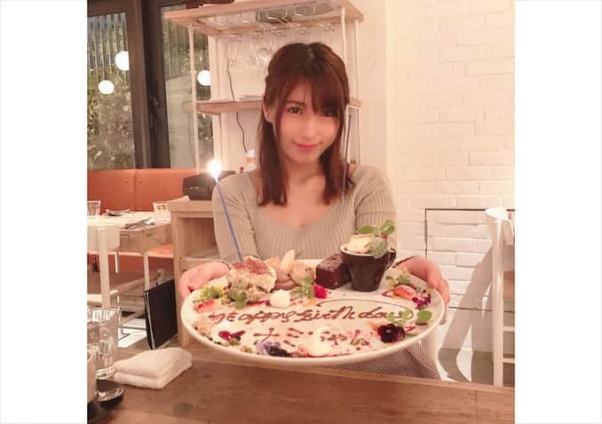 星野ナミのインスタグラム：「誕生日お祝いしてもらった🎂💕 れみちゃん❤︎のんちゃんありがとう🥰 大好きなチーズ尽くしで最高の1日だった🧀 感謝♡」