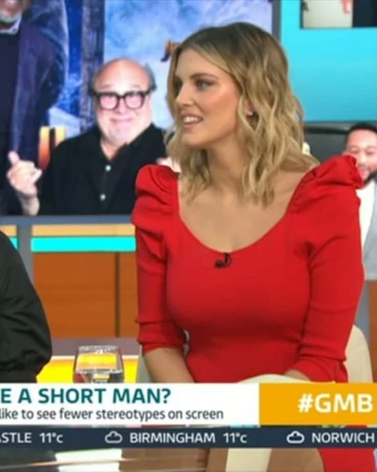 Ashley Jamesさんのインスタグラム写真 - (Ashley JamesInstagram)「Ladies, would you date a man that's shorter than you? That's what I was discussing bright and early this morning on @gmb ☕ According to statistics, only 4% of hetro couples feature a shorter man, and a massive 9/10 women claim they would never date a man who's shorter than them. For those of you who missed it, here are my thoughts on this: Making fun of shorter men or ruling totally rule out dating shorter men is something we should work on eradicating as a society. It all boils down to traditional ideas of what it means to be masculine and feminine.  For me, the most important thing when it comes to dating is finding someone who I'm socially, emotionally, intellectually and sexually compatible with. And even that's been hard enough to do! 😂 I'd way rather sacrifice inches for someone who makes me laugh, is kind, and has a sense of adventure.  I think the desire to be with someone taller boils down to our own insecurities about what our patriarchal society deems to be feminine: feeling small and protected. But being and feeling feminine shouldn't boil down to our size (height or weight) and we can protect our God damn selves. 💅 I think there's so many unrealistic beauty standards for women, but a man's height is also the same. He can't exactly grow! I can't wait to see a more divisive representation of couples in films (different heights, interracial, same-sex). We're ready! Plus, I imagine a man comfortable with a woman being taller than him is less likely to be threatened by other gender stereotypes, like your success! 😎 I bet this is super divisive, but I'd love to know... Ladies would you date a man shorter than you, and if not why? And men, would you date a taller woman? ❤️ My dress is from @riverisland 👗」1月31日 18時04分 - ashleylouisejames