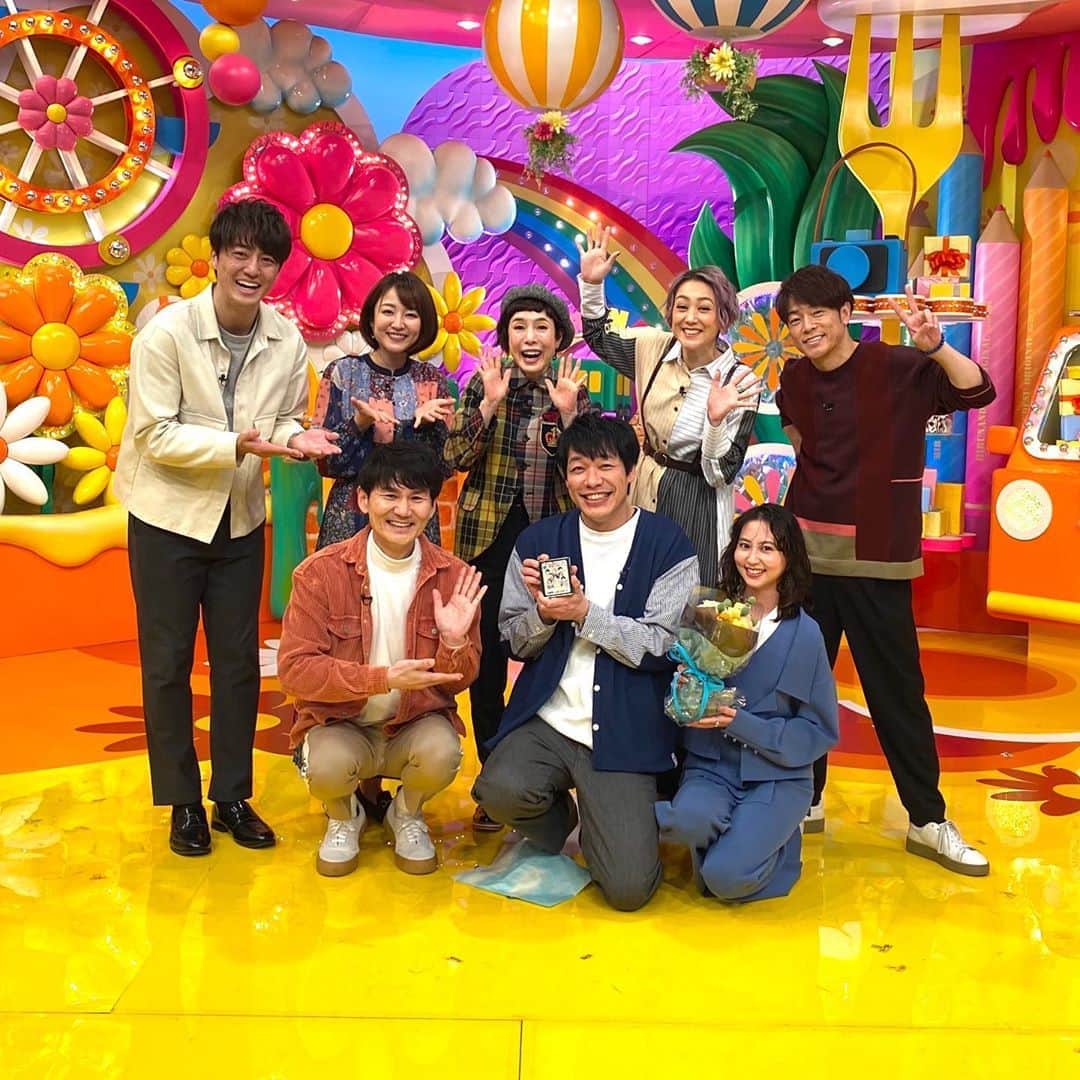 日本テレビ「ヒルナンデス！」さんのインスタグラム写真 - (日本テレビ「ヒルナンデス！」Instagram)「シーズンレギュラーとして 金曜ヒルナンデス！を盛り上げてくれた 麒麟の川島明さんが本日、卒業されました！  これからもヒルナンデス！ファミリーとして ご出演、お待ちしております！！ ２か月間、ありがとうございました！！！ ‪(C)日本テレビ‬  #ヒルナンデス #川島明 #麒麟 #シーズンレギュラー卒業 #２か月間ありがとうございました #南原清隆 #久本雅美 #陣内智則 #SHELLY #河北麻友子 #梅澤廉アナ #滝菜月アナ」1月31日 18時05分 - hirunandesu_ntv_official