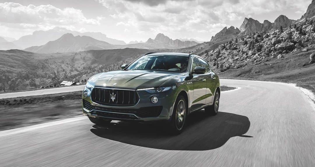 Maserati Japan | マセラティ ジャパンのインスタグラム：「2月8日(土)・9日(日)の2日間にわたり、“MASERATI APPROVED Open Door Weekend”を開催いたします。 2019年、マセラティ ジャパンは、より安全・安心してマセラティにお乗りいただくための徹底した品質管理を目指し、PDI （Pre-Delivery-Inspection）Center – 出荷前点検センターを新設いたしました。 マセラティの妥協なき品質と保証は、新車でも認定中古車でも変わりません。Maserati Approved（ マセラティ認定中古車）プログラムによる121項目にもおよぶ、非常に厳しい基準に合格したエリートカーだけを、新たなオーナーの元にお届けいたします。 この機会に、珠玉の輝きを放つマセラティ認定中古車に、見て触れて、マセラティの魅力をご体感ください。 イタリアン・ラグジュアリー・カー・マセラティは、日本でさらに極まります。 皆様のご来場を心よりお待ち申し上げます。 詳しくはこちら：https://www.maserati.com/jp/ja/shopping-tools/Maserati-Approved-OpenDoorWeekend-campaign-web-to-lead  #Maserati #マセラティ #MaseratiJapan #マセラティジャパン #MaseratiApproved #マセラティ認定中古車」