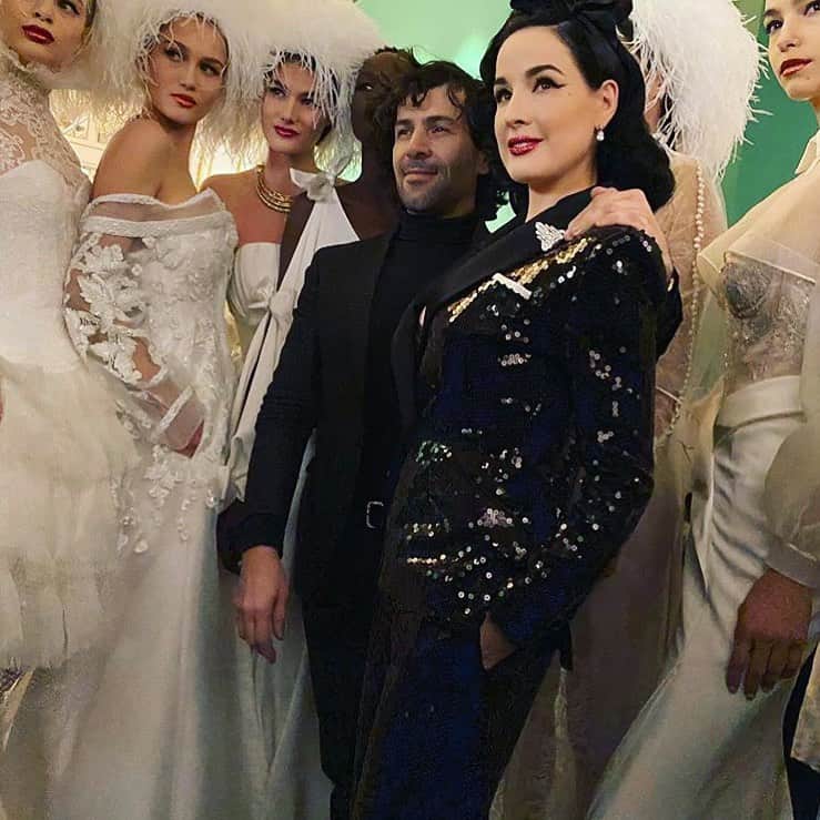 アレクシマビーユのインスタグラム：「Happy time Show finale @alexismabille with sweet friend @ditavonteese @lucialoppez @victoriia_evseeva @redcrosbul @josephine.adam @elisava.levi @mary.dussarrat @sothebysfr makeup @lloydsimmondsmakeup with @maccosmetics Dita hair @marcorsatelli  models @beppedeliaofficial with @beautick_official picture by @hairtoffy_giancarlo #showfinale #backstage #thankyougirls #alexismabille #ditavonteese #alexismabillehautecouture」