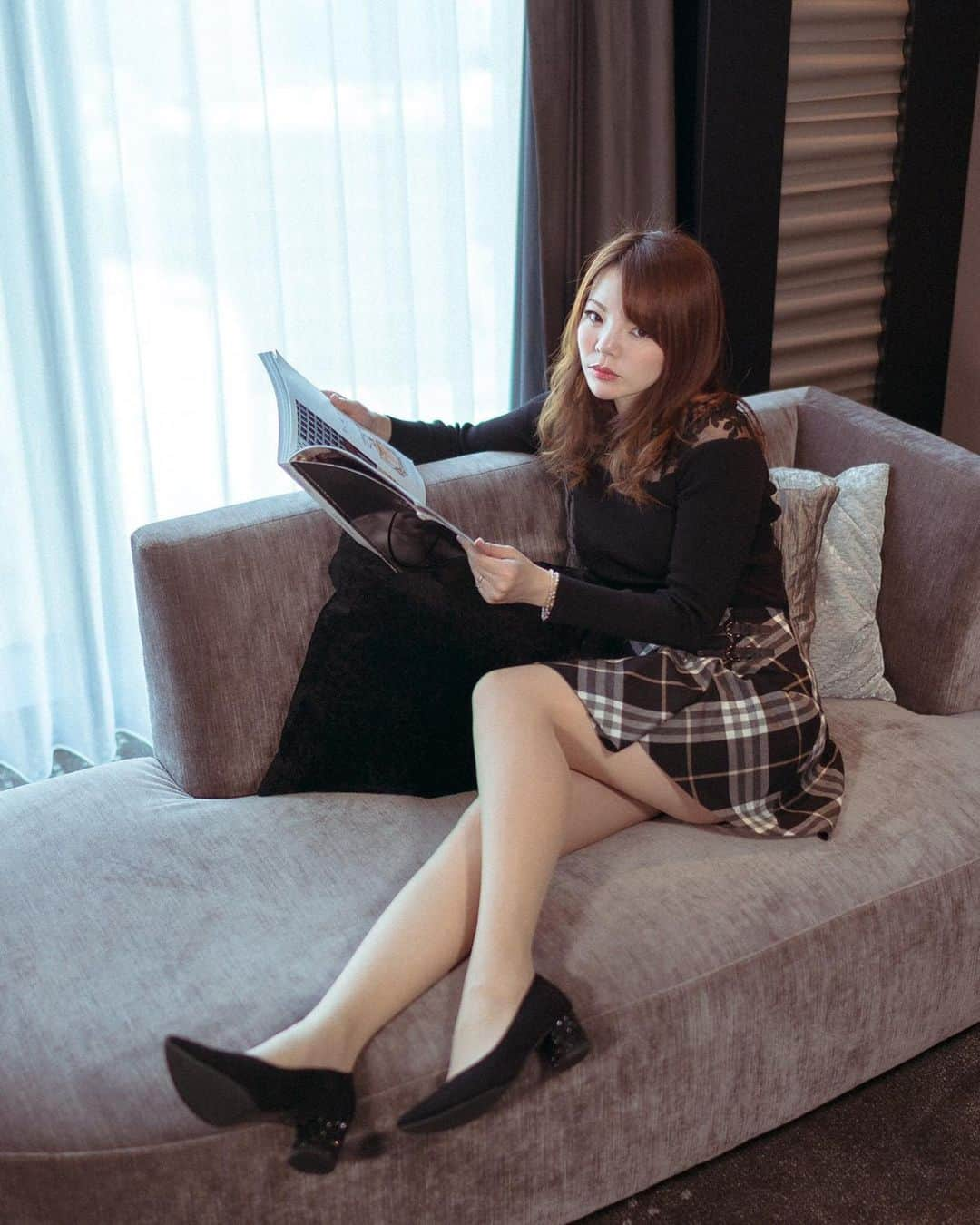 Mikaさんのインスタグラム写真 - (MikaInstagram)「先日の関西遠征での写真👠 ホテルの居心地最高で贅沢しちゃった✨ バーバリーのミニスカお気に入り❣️ ・ ・ ・  photo by @satoshi.a_photography 📸 model @mikarin_portrait 🌸 ・ ・ ・ #美花展 のお知らせ 日時 2020年5月5日〜10日  場所 渋谷ギャラリールデコ  私を被写体とした18人のフォトグラファーによる作品展を開催します。 皆様のご来場心よりお待ちしております。 ・ ・ follow me💋  #被写体モデル #カメラ女子 #ポートレートモデル #カメラマンさんと繋がりたい #被写体なります #ミニスカート #美脚モデル #脚フェチ #脚フェチな人と繋がりたい  #ポートレートしま専科 #asianfeet  #sexyfeets  #portrait #japanesegirl #asiangirl #portrait_dev #followme #lovers_united_woman #asianbeauty #asiansexy #portraits_dream #good_portraits_world #super_portrait_channel #pocket_people #japanesegirl  #excellent_portraits #top_portrait_photo #pasha_magazine #splus_cameraclub #tokyocameraclub」1月31日 18時53分 - mika_portrait