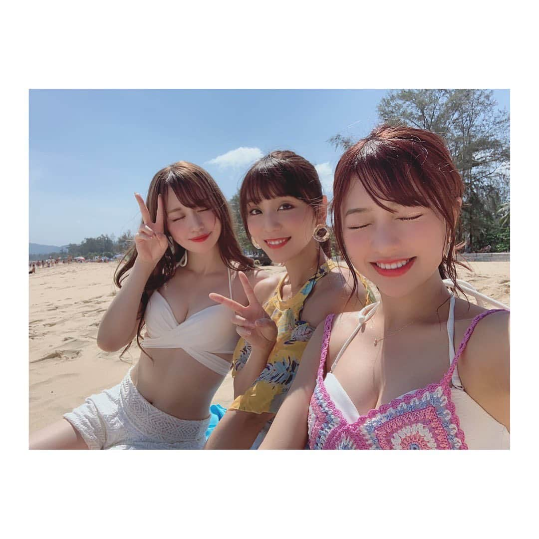 新木さくらさんのインスタグラム写真 - (新木さくらInstagram)「﻿ ﻿ ﻿ お昼は、﻿ ﻿ ﻿ カロンビーチとSurfHousePhuketに行きました〜！！！﻿ ﻿ ﻿ 何億年ぶり？てくらい久々に海に入った！！﻿ 気温が暑いけんめっちゃ気持ちよかった〜🐬﻿ 今日の夜はしっかり保湿しないとですね。﻿ ﻿ ﻿ そして、SurfHousePhuketのご飯と飲み物がめっちゃ美味しかった！！！！﻿ ﻿ ﻿ ﻿ 食べ物が美味しくて幸せです🥺❤️笑﻿ ﻿ ﻿ ﻿ @amazingthailandjp﻿ #こんなタイ知らなかった #thailovers ﻿ #タイ女子旅 ﻿ #プーケット #surfhousephuket #ビーチ #カロンビーチ」1月31日 19時06分 - araki_sakura14