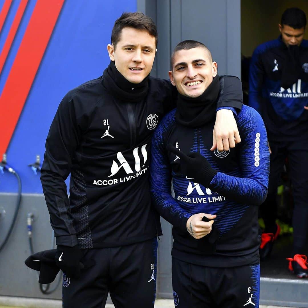 パリ・サンジェルマンFCさんのインスタグラム写真 - (パリ・サンジェルマンFCInstagram)「🆗✌️✔️ . 🦉 @marco_verratti92 😏 @anderherrera . #ICICESTPARIS #PSGMHSC #PSG #AllezParis #Verratti #Herrera #PSGTraining」1月31日 19時08分 - psg