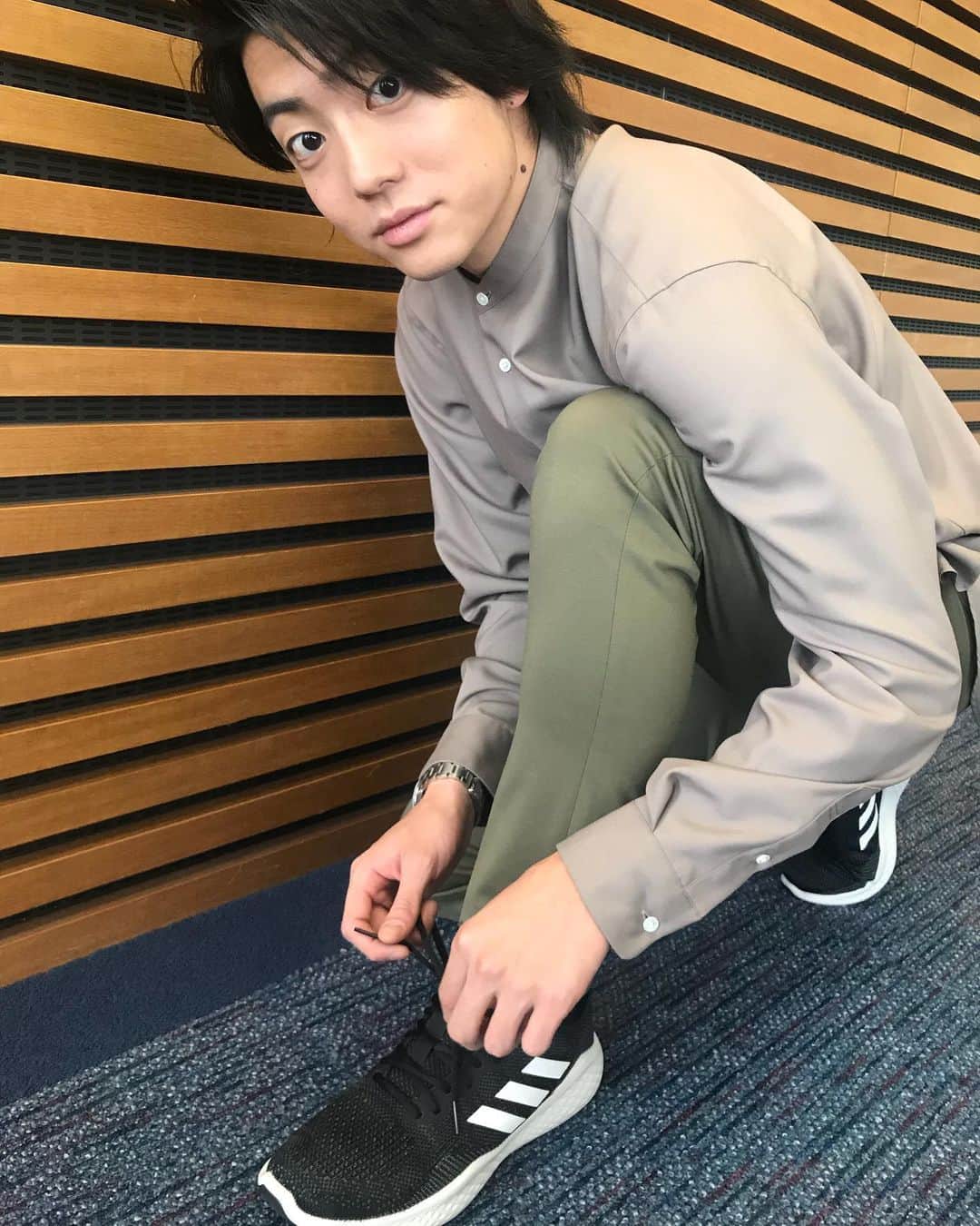 伊藤健太郎のインスタグラム：「今回、ABCMARTから発売しているadidas FLUIDFLOWのウェブCMに出演させていただきました！  #ABCMART  #ABCマート ＃adidas  #FLUIDFLOW  #createdwithadidas  #伊藤健太郎 #aoao」