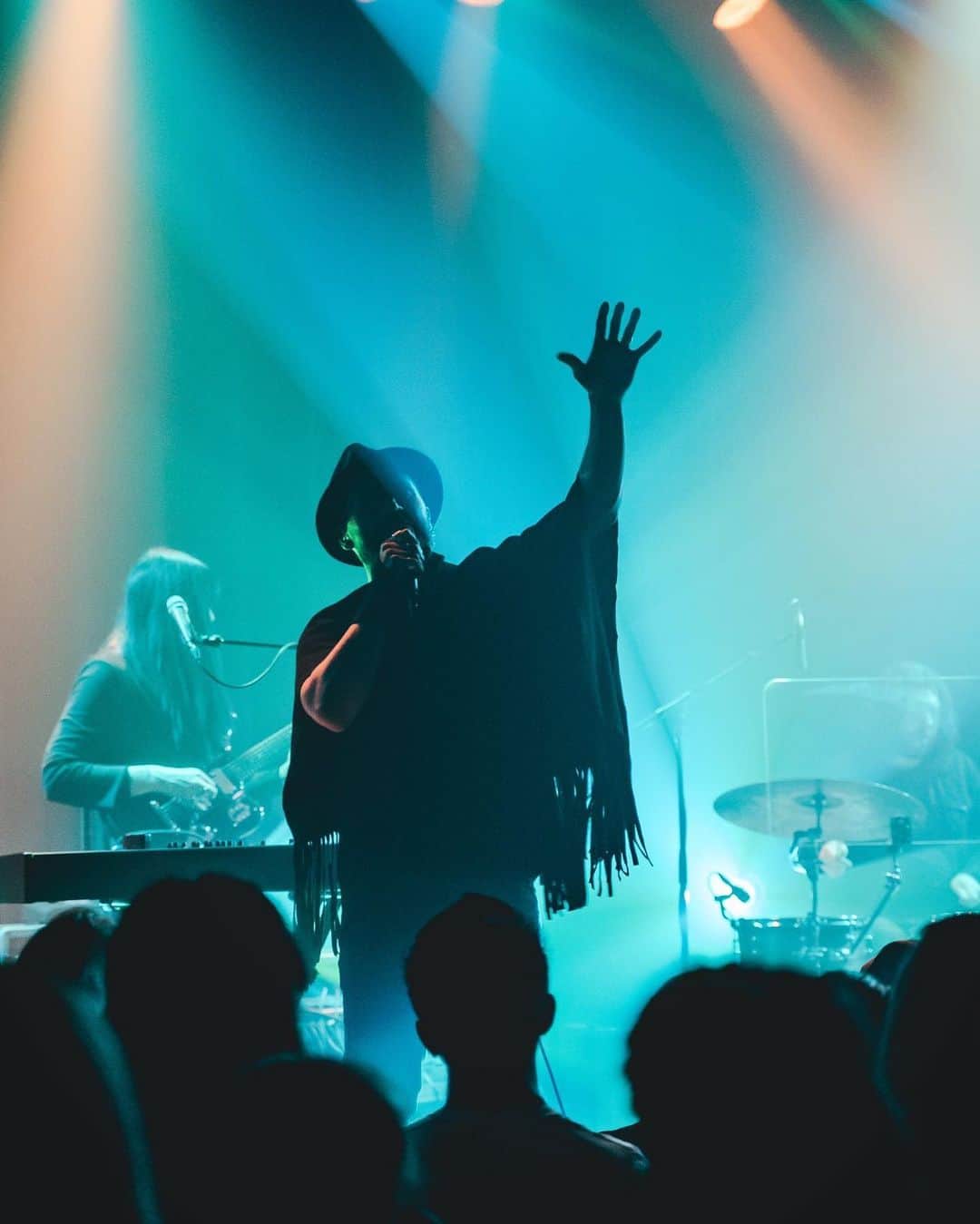 マイケル・マラーキーのインスタグラム：「MILAN TONIGHT.  MUNICH TOMORROW.  Raise your hand if you’ll be there.  #GRAVERACERTOUR」