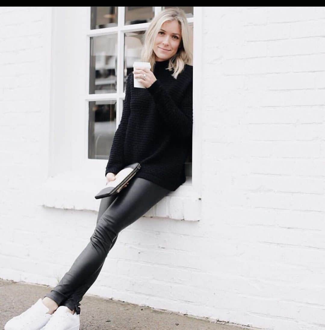 リネアペレのインスタグラム：「Kristin Cavallari looking 💯 in our stretch leather pants. 🙌🏼🔥」