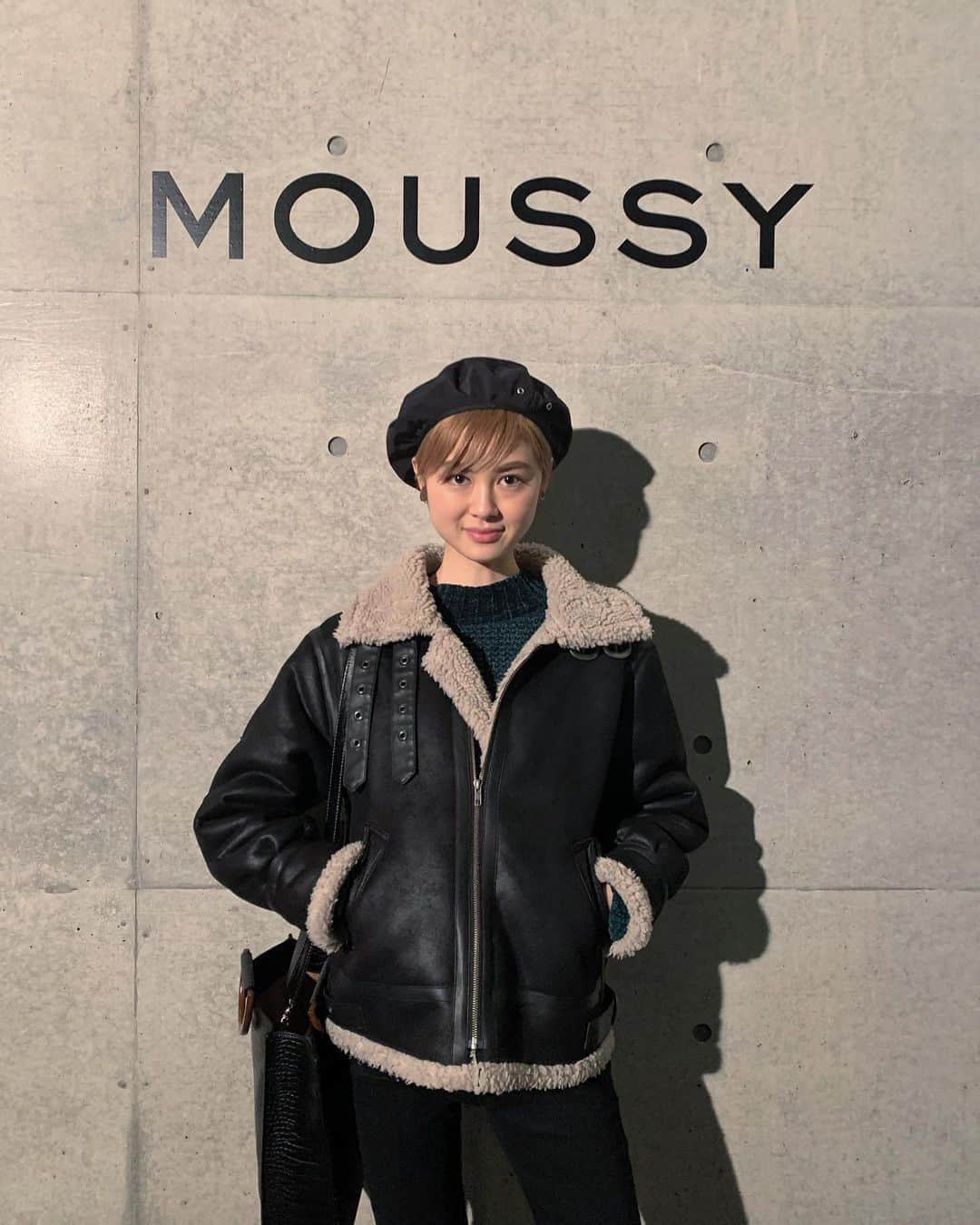 のインスタグラム：「・ MOUSSY 20th Anniversary Exhibition 海外で展開しているMOUSSY VINTAGEや色々なデザイナーやブランドとのコラボアイテムが沢山ありました✨ 2020ssのアイテムも気になるものばかりです😎😎 ・ #moussy #moussyvintage」
