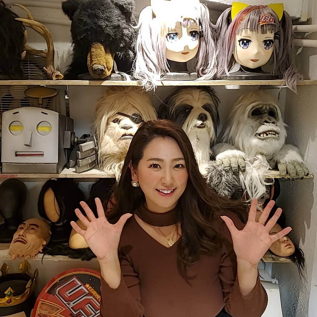 うさまりあのインスタグラム：「. . . . . . 😎特殊メイクアーティストのJIROさん . のアトリエにお邪魔してきました☺️ . たくさんの手の凝った作品が並んでいて . 感動しました✨みたことある作品もたくさん✨ . JIROさんありがとうございました🙌 . .」