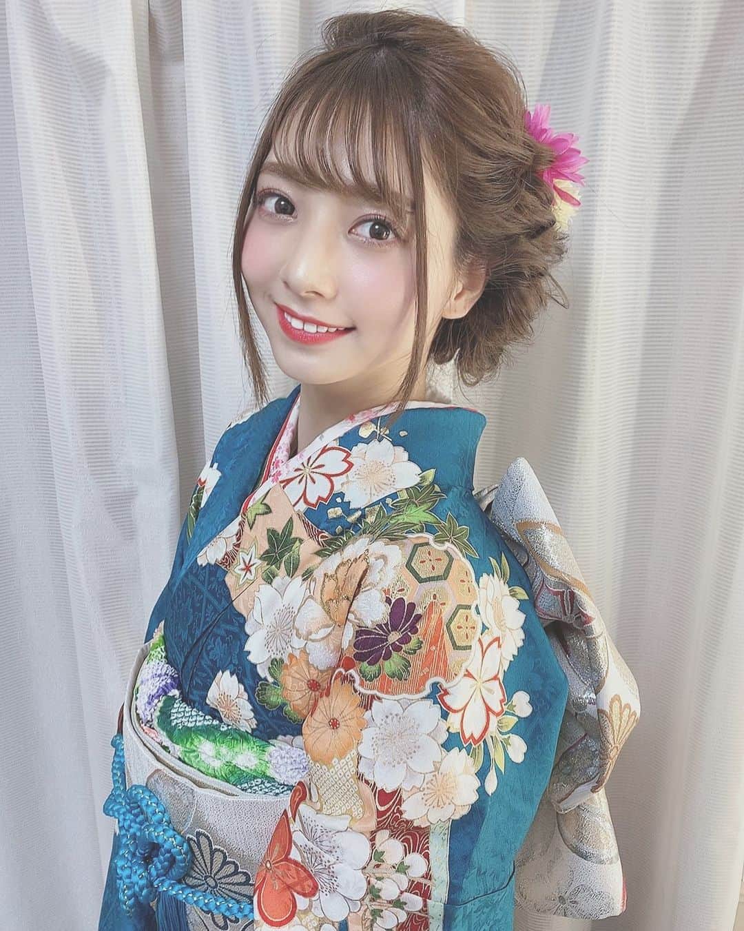 山口はのんのインスタグラム：「成人を祝して振袖でイベントやっちゃいますっっっ！！！2/8はらじゅくしゅーごー」