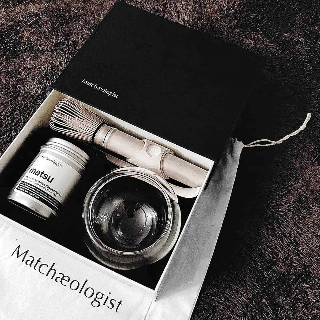 Matchæologist®さんのインスタグラム写真 - (Matchæologist®Instagram)「🙋 Hands up if you’re in love with this minimalist shot of our modern #MatchaRitual Brewing Kit 🙏 beautifully captured 📷 by @sucre_okayama . The Matchaeologist Matcha Brewing Kit combines our signature artisanal grade matcha Matsu™ 🍃 with a carefully selected assortment of handcrafted matcha-ware products! . Matcha is the perfect way to kick-start your day or add a dose of calm to your hectic afternoon. It provides amazing benefits of enhanced focus, reinforced immunity, cleaner positive energy, and better metabolism 😇. It’s the ultimate Gift of Health not just for you but also for your friends and family. ✨ . Visit matchaeologist.com (link in bio 👉@matchaeologist) to grab yours today! . Matchæologist® #Matchaeologist Matchaeologist.com」1月27日 23時01分 - matchaeologist