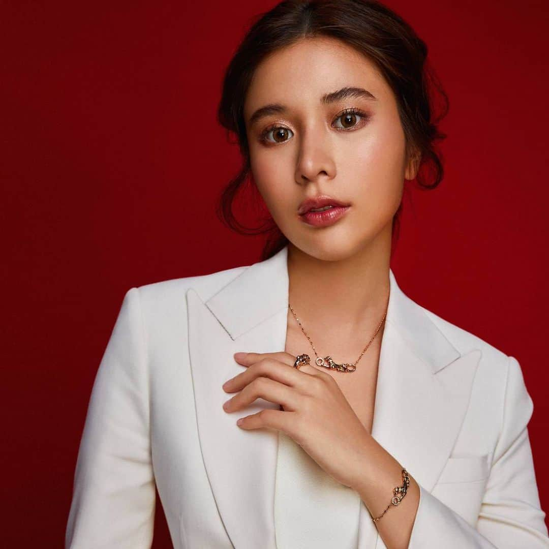 Supassaraさんのインスタグラム写真 - (SupassaraInstagram)「เสือแพนเตอร์คือไอคอน The Panthère is an icon #PantheredeCartier #Cartier #CartierThailand」1月27日 23時03分 - supassra_sp