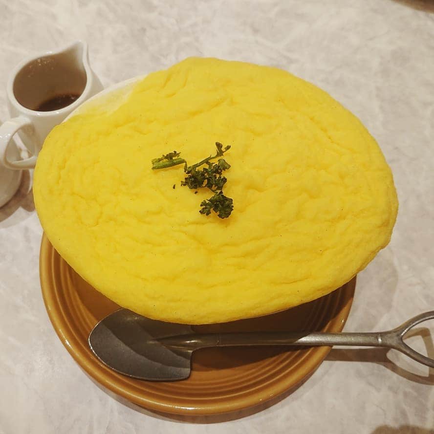 巴山萌菜さんのインスタグラム写真 - (巴山萌菜Instagram)「こっちは、スフレなオムレツ食べに行ったとき🥚🐣🍳 食べてばっかりだなぁ。笑っ  #巴山萌菜」1月27日 23時13分 - mona_tomoyama
