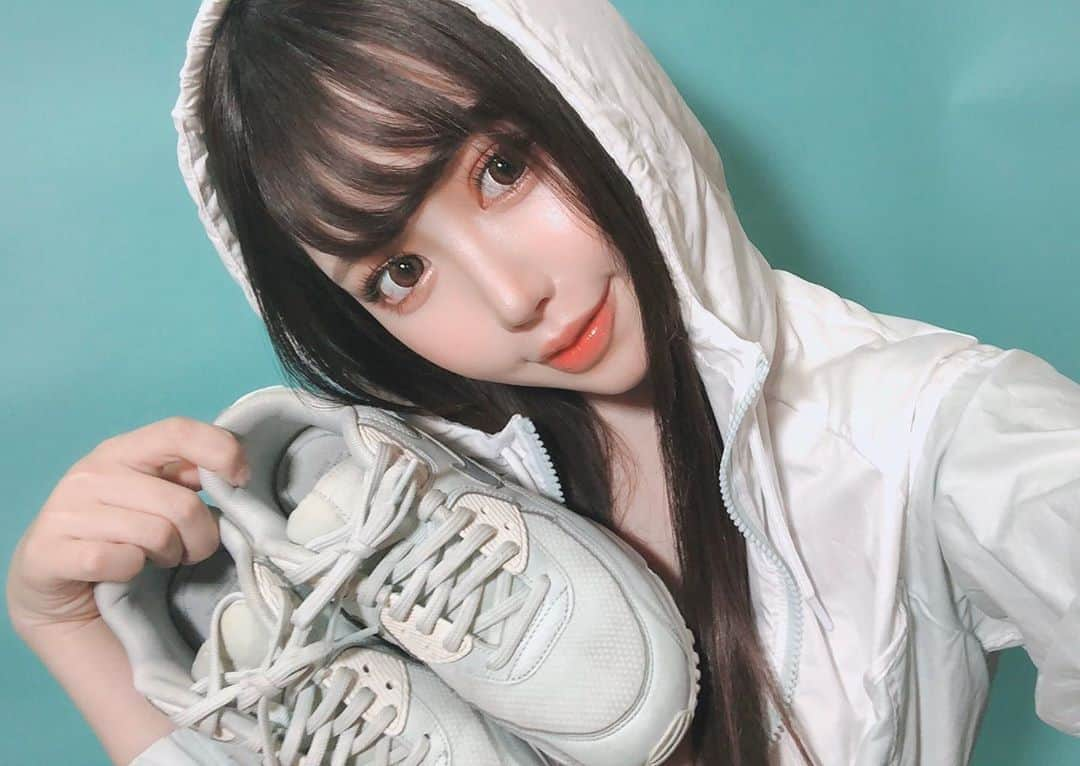 白田まい（白玉ろぷ）のインスタグラム：「💙👟 #白田まい #撮影会モデル #japanesegirls #时装 #模特  #コスプレ撮影 #粉我 #モデル撮影会 #偶像 #名古屋モデル」